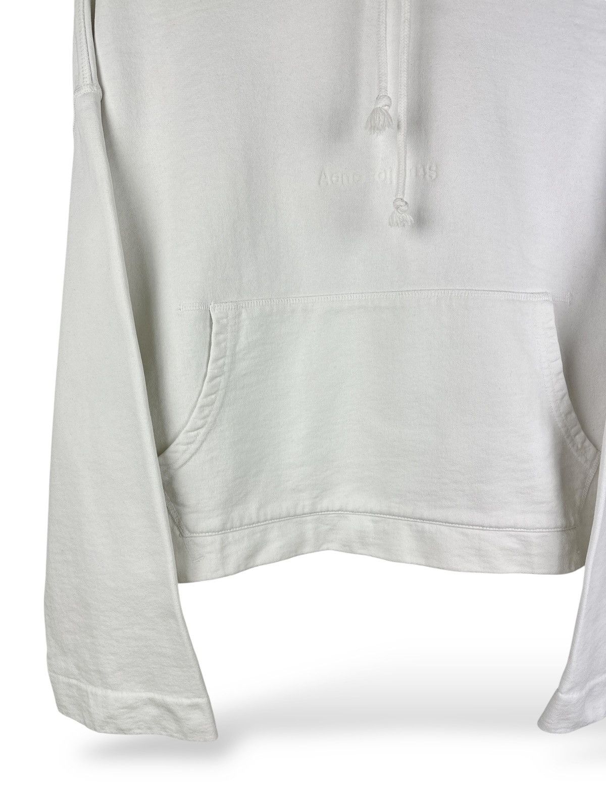 Acne Studios Acne Studios Joghy Embross Cropped Oversized Hoodie White Size XS / US 0-2 / IT 36-38 - 7 Thumbnail