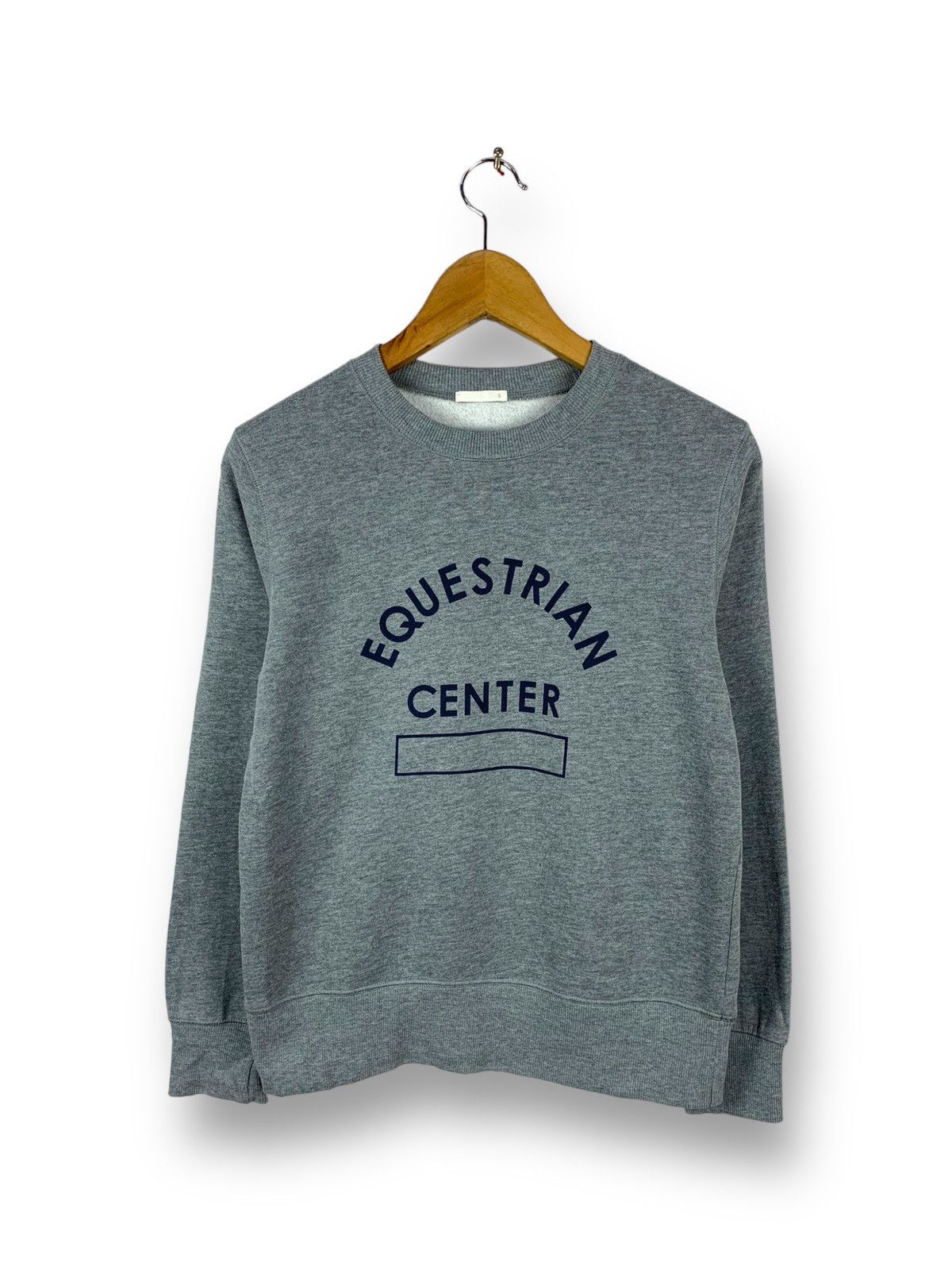 GU Steals! GU Uniqlo Equestrian Centre Sweatshirt Size US S / EU 44-46 / 1 - 1 Thumbnail