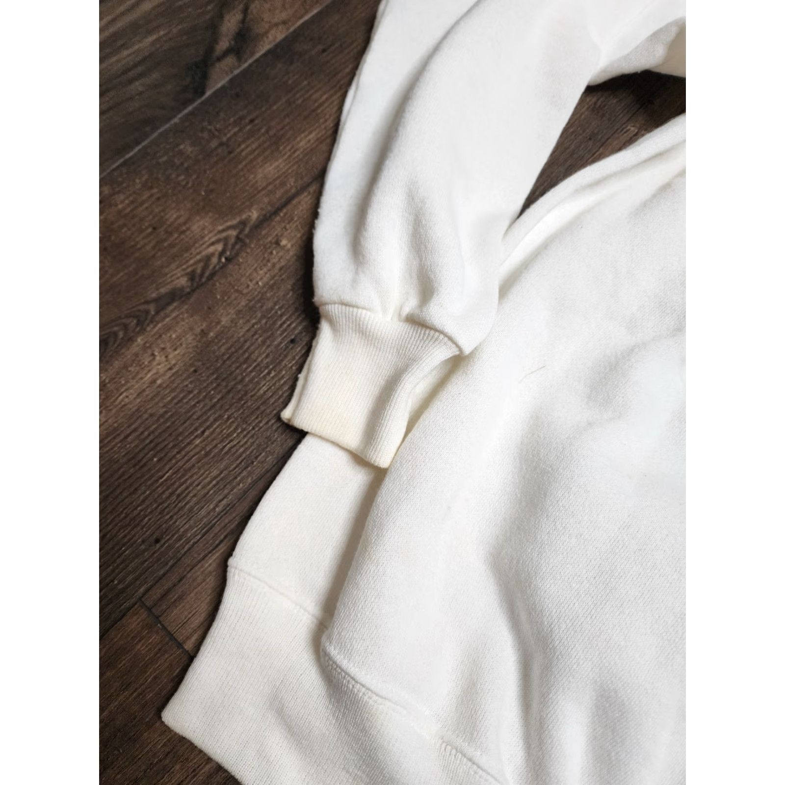 Hanes Vintage Hanes Women’s Christmas Bow Wreath Sweatshirt L White Holiday Ugly Sweater Pullover Fall Winter Size L / US 10 / IT 46 - 6 Thumbnail