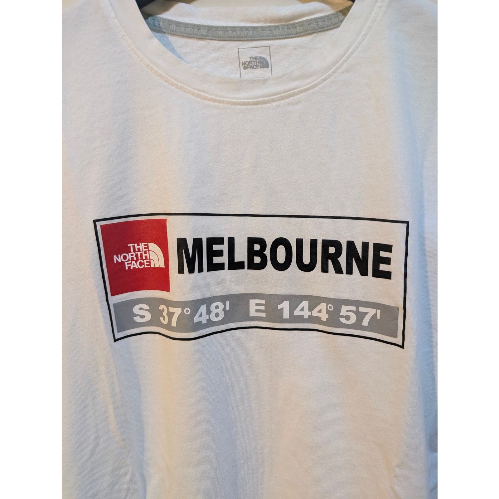 The North Face The North Face Melbourne Australia Graphic Logo Gorpcore Size US S / EU 44-46 / 1 - 2 Thumbnail