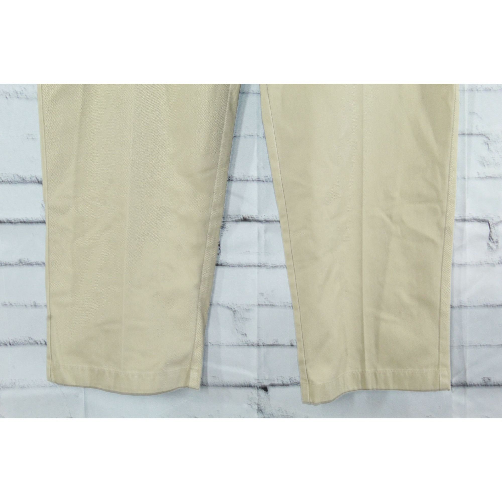L.L. Bean LL Bean Men's Khaki Wrinkle Free Double L Chinos Size 42" / US 20 - 8 Thumbnail