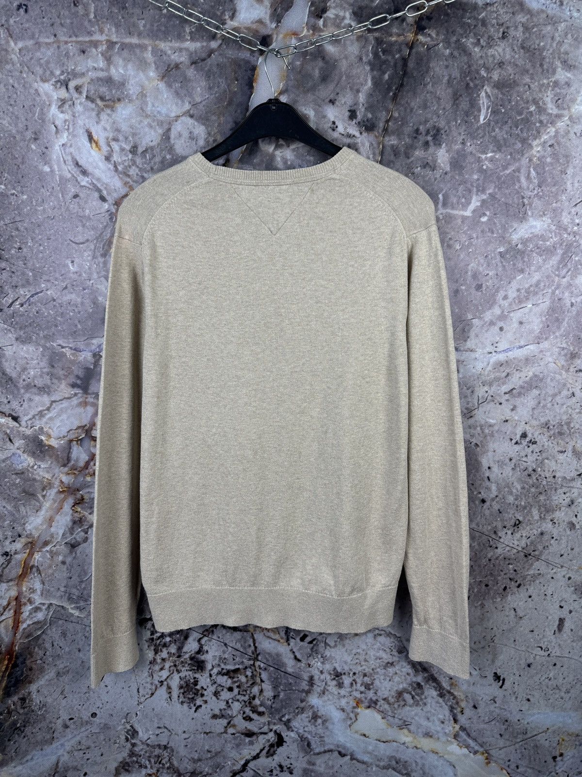 Tommy Hilfiger Tommy Hilfiger Beige Crewneck Sweater Minimal Logo XL Size US XL / EU 56 / 4 - 8 Thumbnail