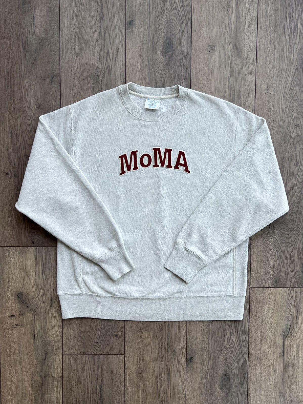 Champion × MoMA Champion x MoMA Grey Crewneck Large Size US L / EU 52-54 / 3 - 1 Thumbnail