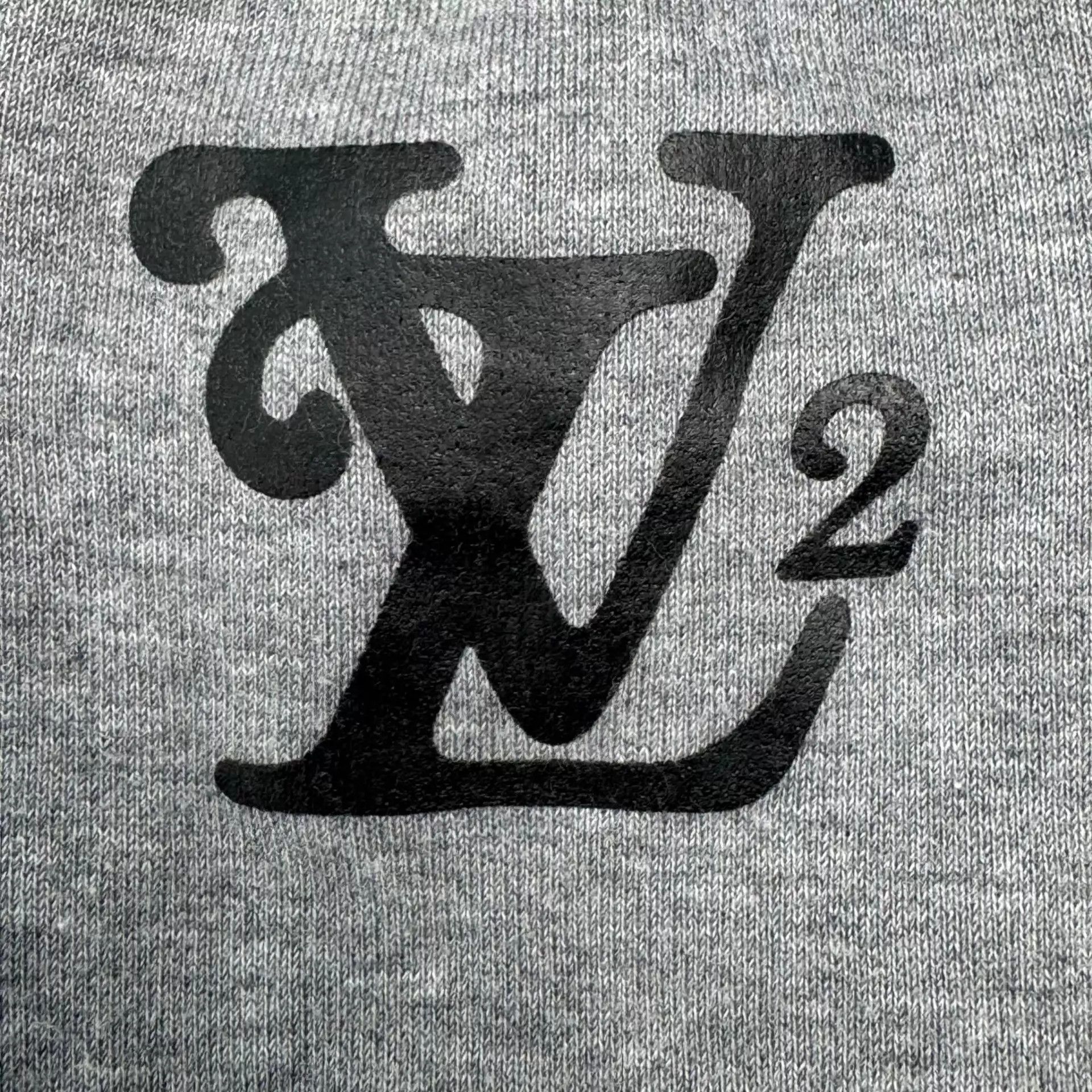 Louis Vuitton LV Gray Cotton Long-Sleeve Sweatshirt M Size US M / EU 48-50 / 2 - 8 Thumbnail