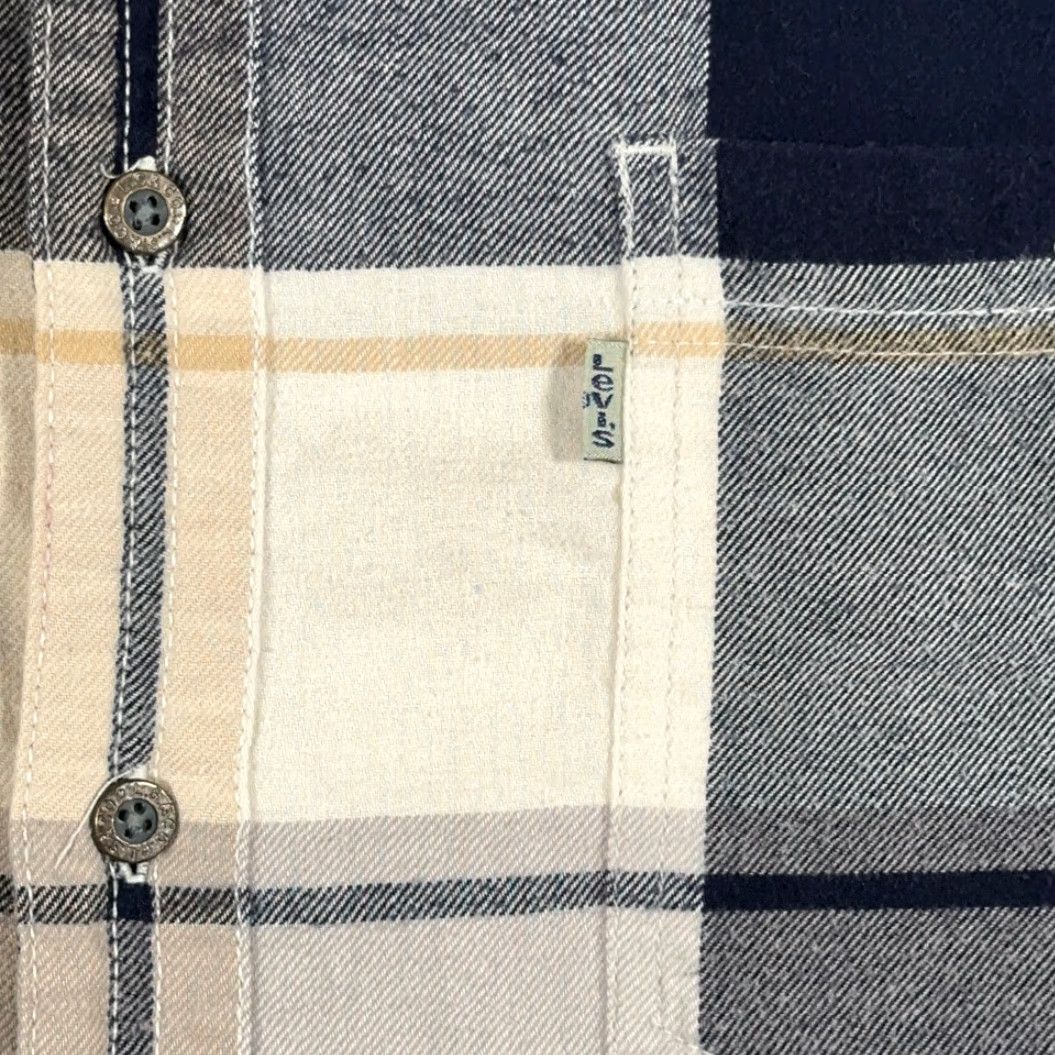 Levi's VINTAGE Levi's Shirt Adult XL Brown Plaid Flannel Workwear Grunge 90s Levi's tag Pockets 90s Mens XL Compact Size US XL / EU 56 / 4 - 4 Thumbnail