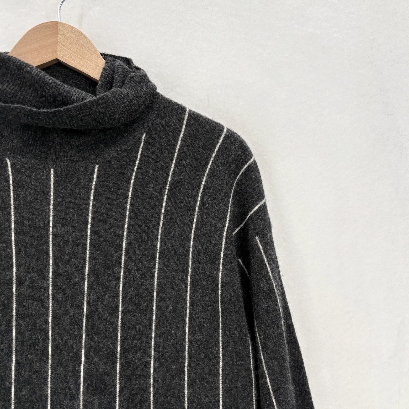 Lord & Taylor LORD & TAYLOR Sweater Tunic Womens Medium Gray Stripe Cowl Neck Cashmere Blend Size M / US 6-8 / IT 42-44 - 2 Thumbnail