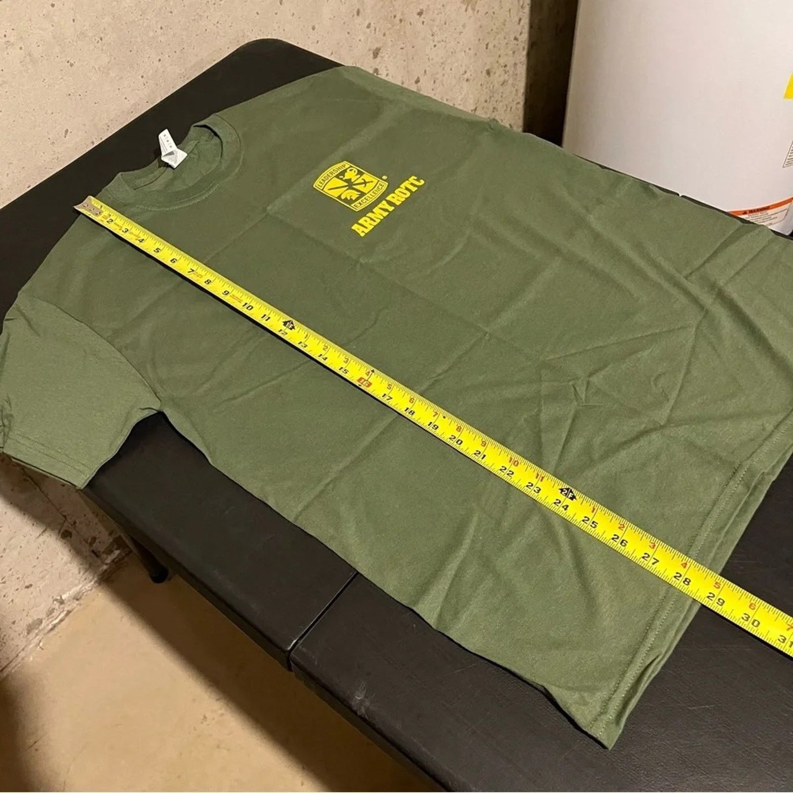 Gildan Army ROTC Men Leadership Green T-Shirt Size Medium NEW Size US M / EU 48-50 / 2 - 7 Thumbnail
