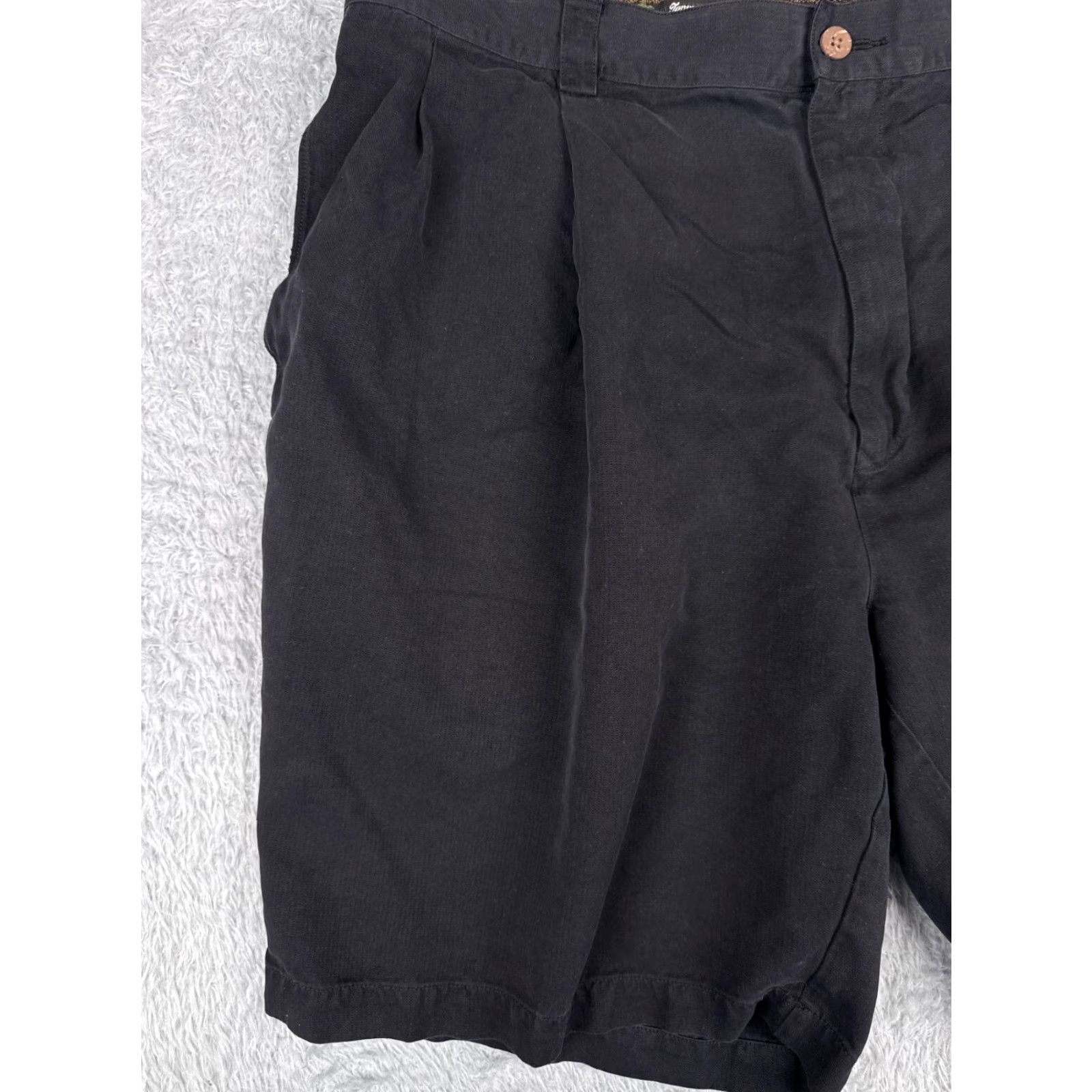 Tommy Bahama Tommy Bahama Shorts Bermuda Men 38 Black Silk Pleated Beach Golf Casual 9in Inseam 100% Silk Relaxed Logo Pockets Aloha Beach Designer Mens Size US 38 / EU 54 - 4 Thumbnail