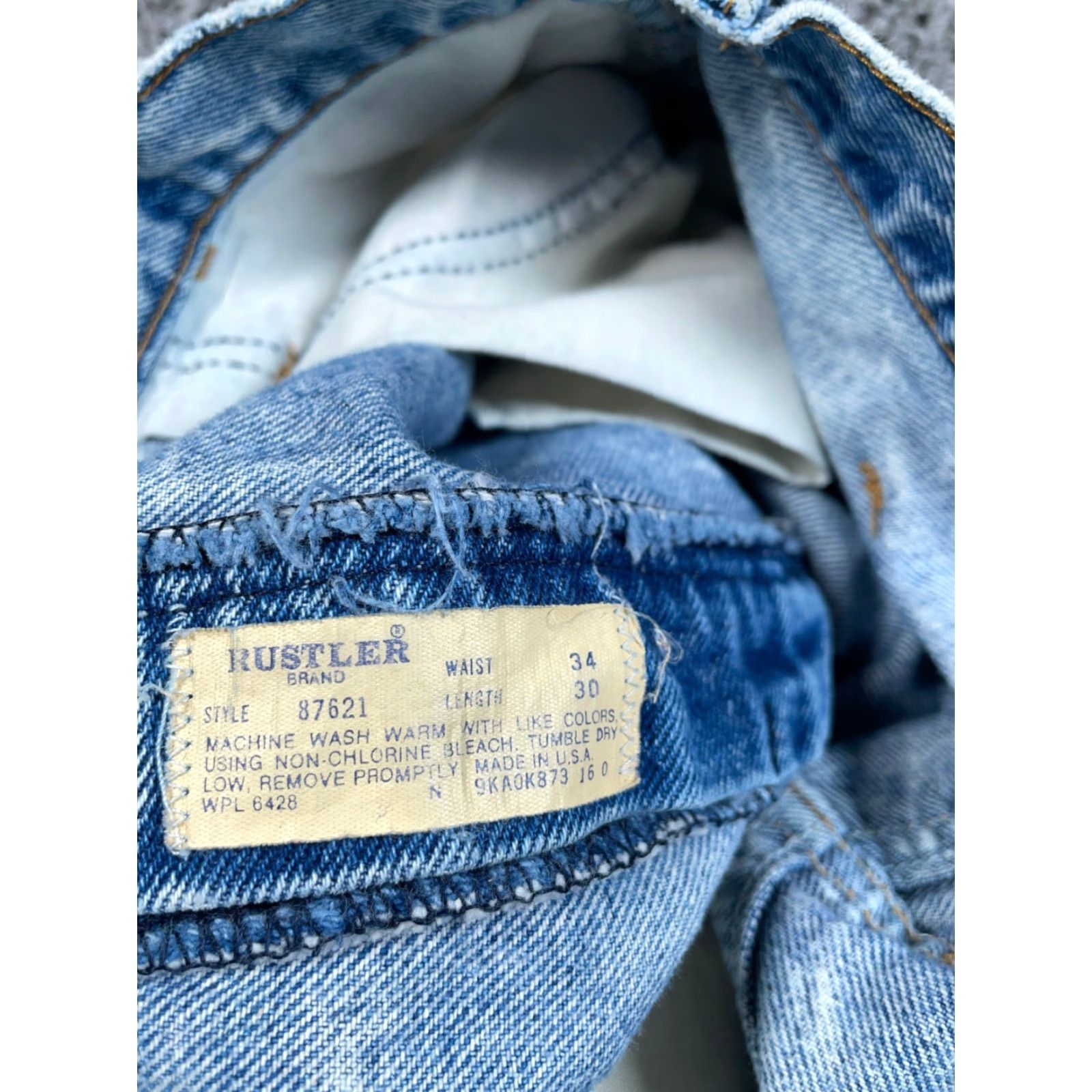 Denime VINTAGE Rustler Jeans 80s Denim Adults Men 32 x 26 Light Blue 5-Pocket 80s Retro Hipster Talon Zipper Mens Size US 32 / EU 48 - 4 Thumbnail