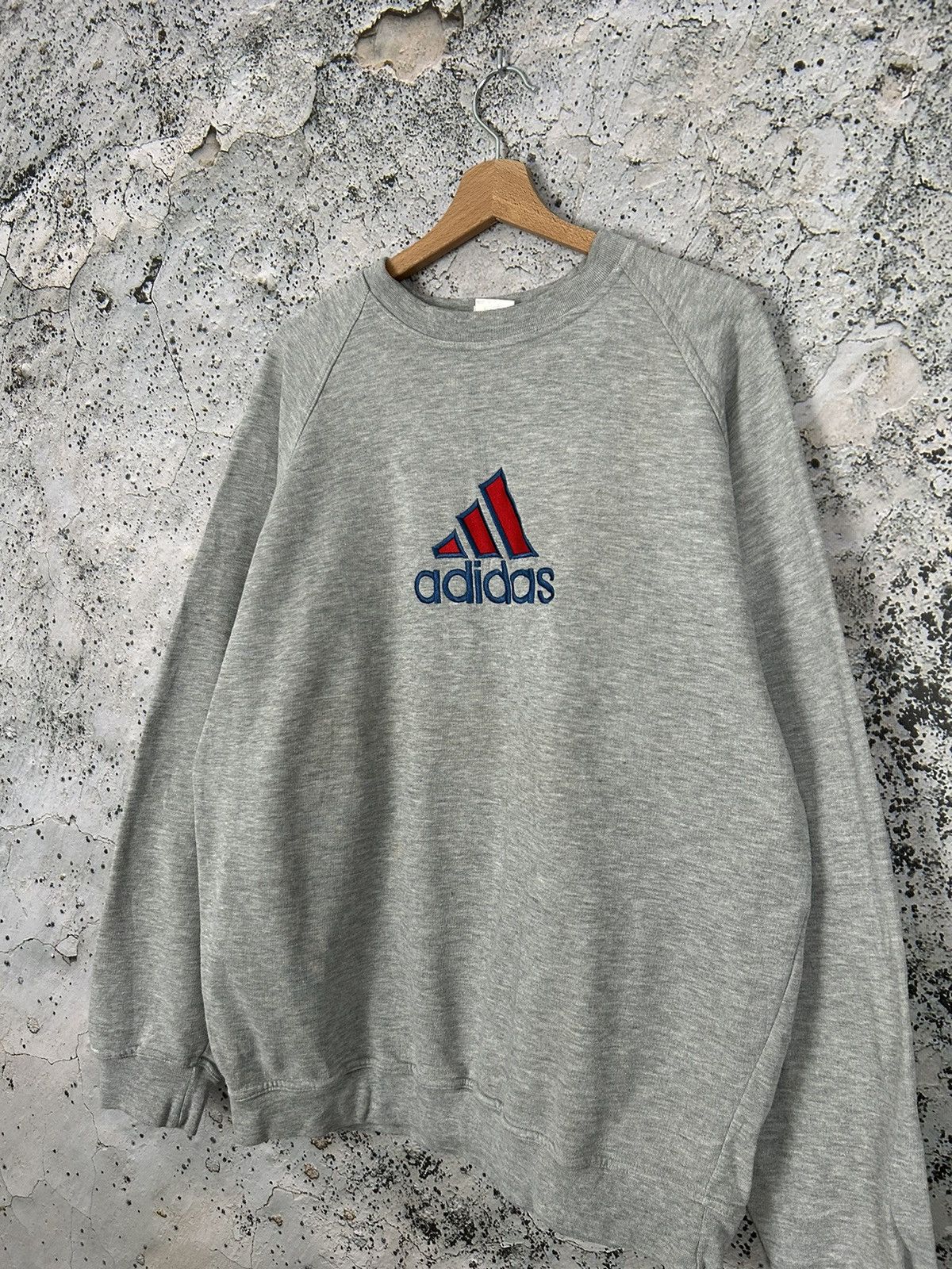 Adidas Vintage Adidas 90s Boxy Crewneck Streetwear Hype Skate Rare Size US XL / EU 56 / 4 - 2 Thumbnail