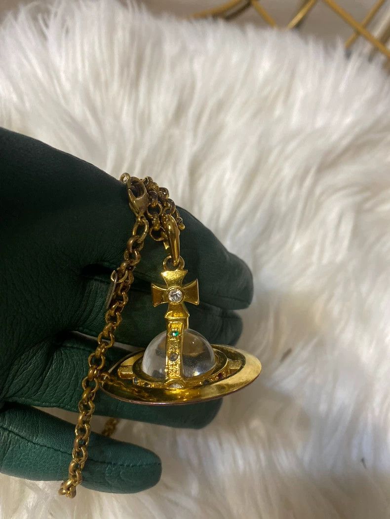 Vivienne Westwood Vivienne Westwood Large vintage gold orb necklace Size ONE SIZE - 1 Thumbnail