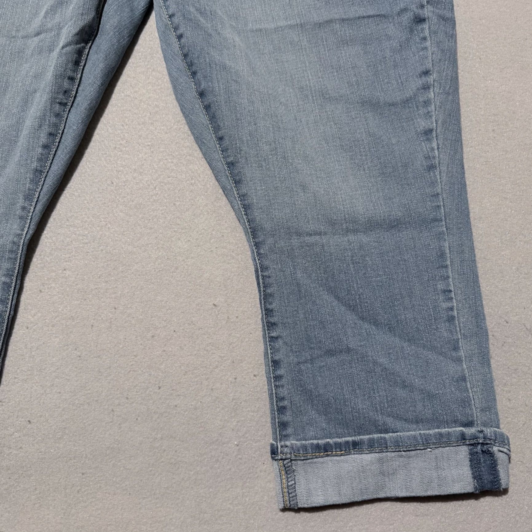 Levi's Signature By Levi's Gold High-Rise Capri Jeans Women's Blue Denim Cuffed - 20 Size 42" / US 20 - 6 Thumbnail