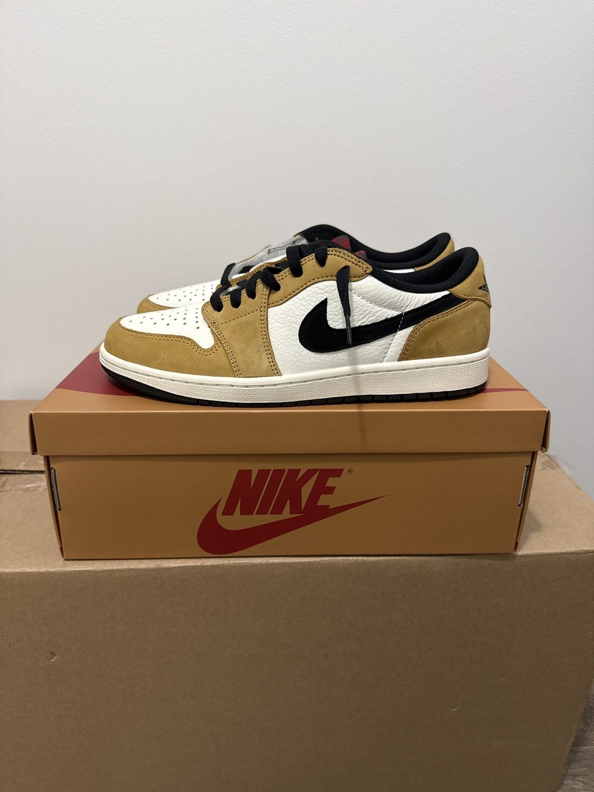 Jordan Brand Jordan 1 Low OG Rookie of the Year Size US 10 / EU 43 - 5 Thumbnail