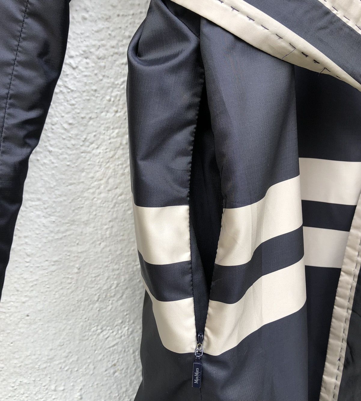 Max Mara MaxMara / Reversible Nylon Coat, Navy, Dark Blue Jacket Size S / US 4 / IT 40 - 8 Thumbnail