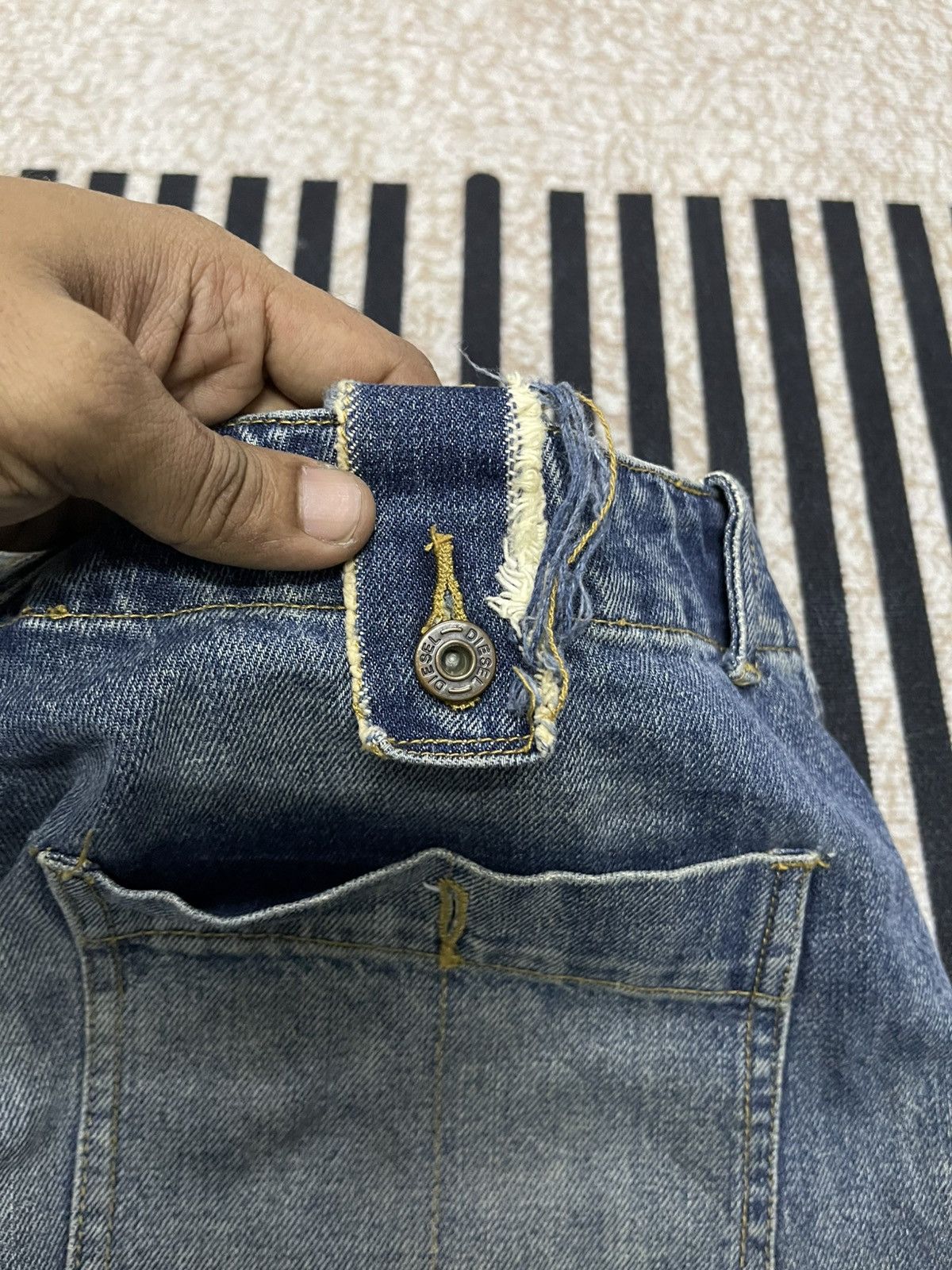 Diesel 90s DIESEL BUSH BAGGY JEANS SINGLE POCKET BACK RARE Size US 33 - 21 Thumbnail