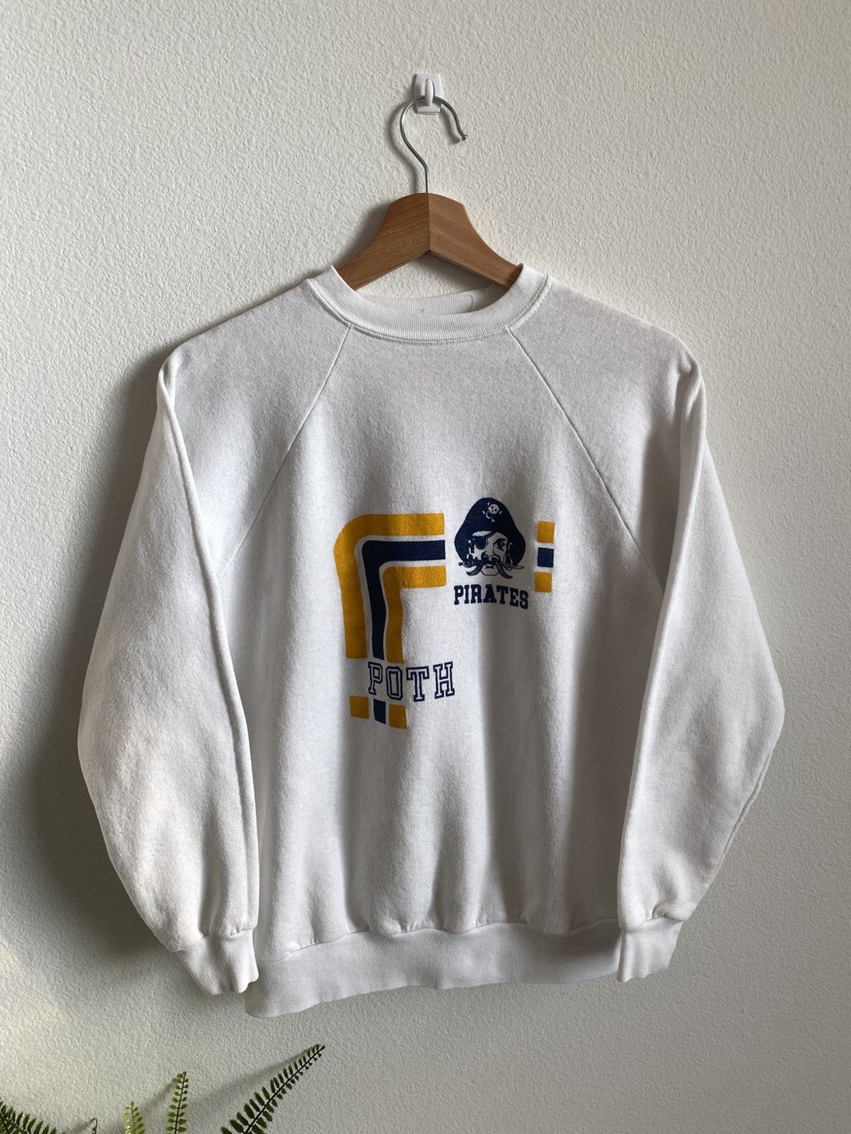 Vintage Vintage 80s Poth Pirates High School Crewneck Sweater Size US S / EU 44-46 / 1 - 1 Thumbnail