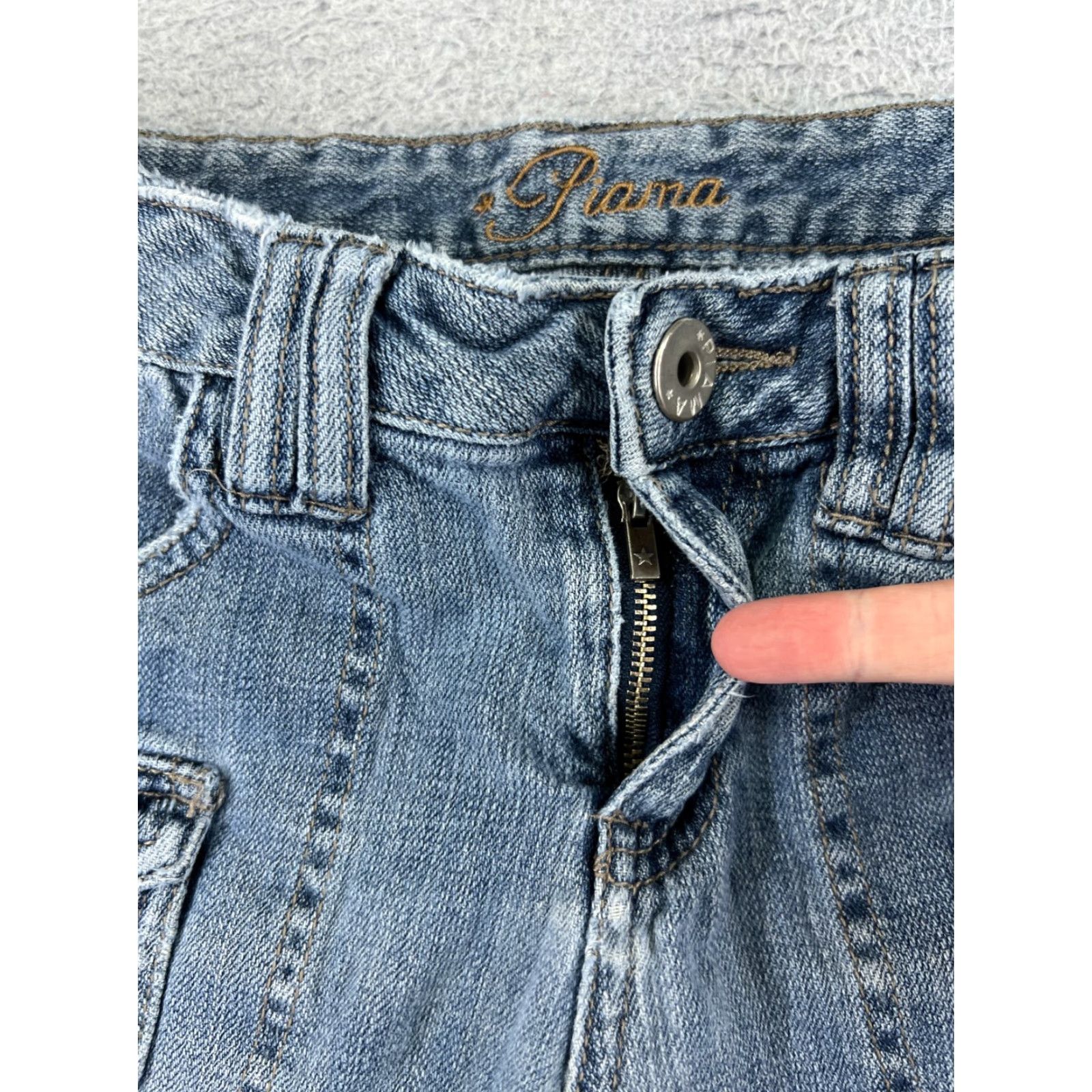Vintage Piama Shorts Womens Denim 5 Blue Cargo Pocket Cut-Off 26x13 Cotton Blend Shirt Womens Casual/Party Cotton Blend 26 Inseam 13in 5 Rise Low Vintage No Size 27" / US 4 / IT 40 - 6 Thumbnail