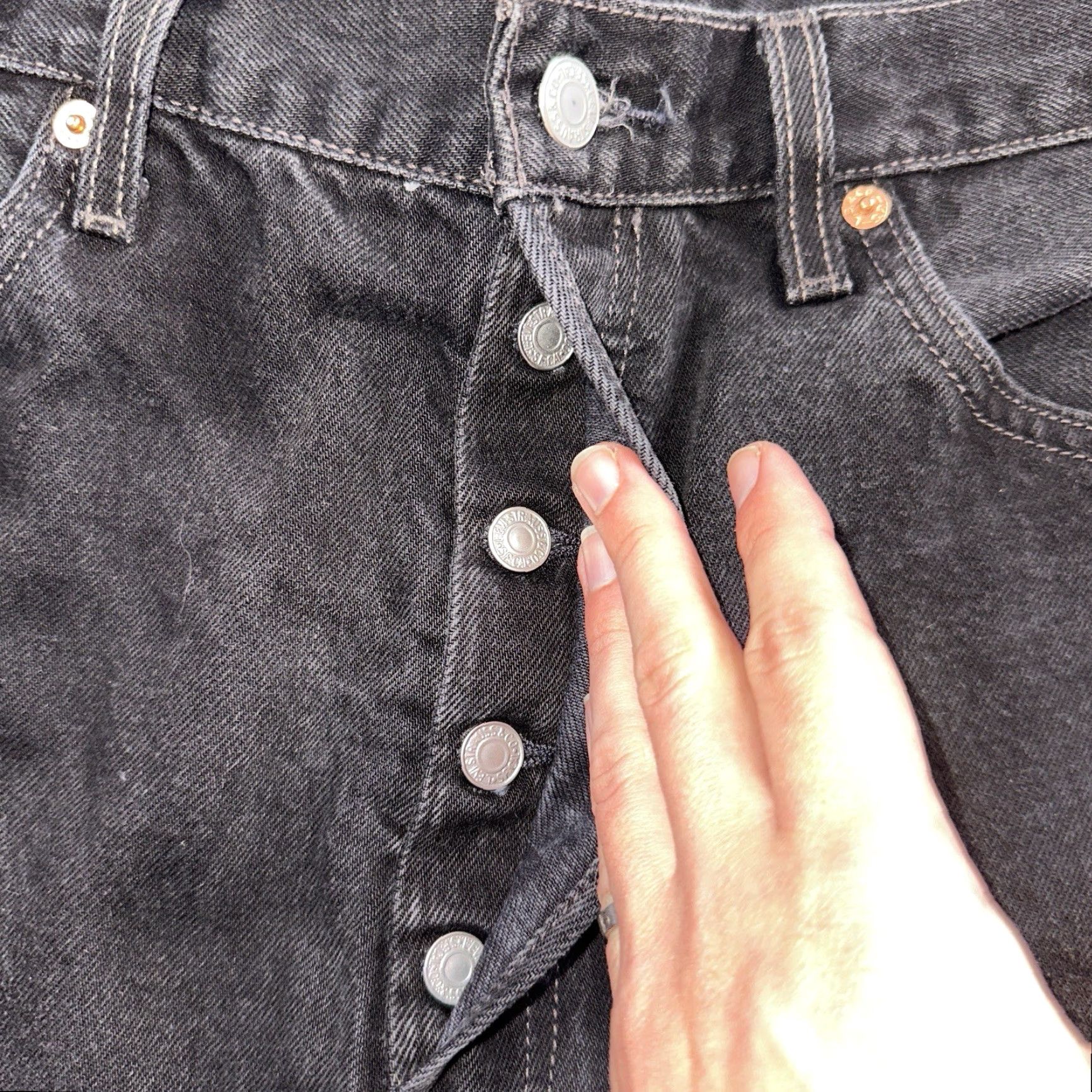 Levi's VINTAGE Levi's 501 Jeans Men 34x30 Dark Wash Straight Leg 90s Y2K Mid Rise Cotton Denim Size US 34 / EU 50 - 7 Thumbnail