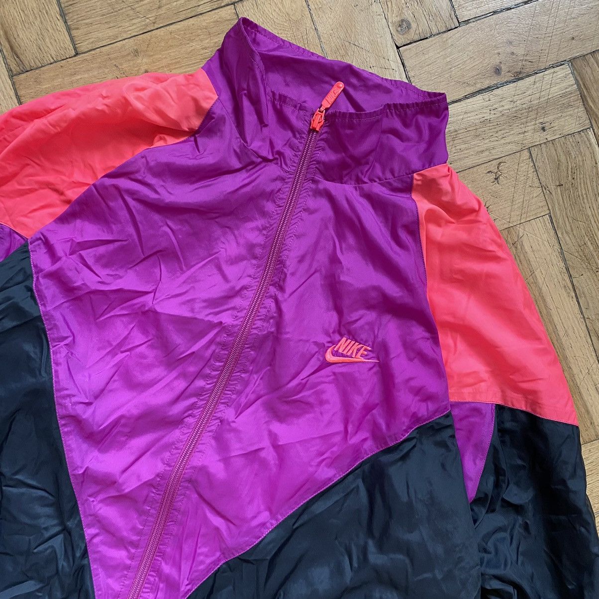 Vintage Vintage 90s Nike Mini swoosh Logo Windbreaker Jacket Size M Size US M / EU 48-50 / 2 - 2 Thumbnail