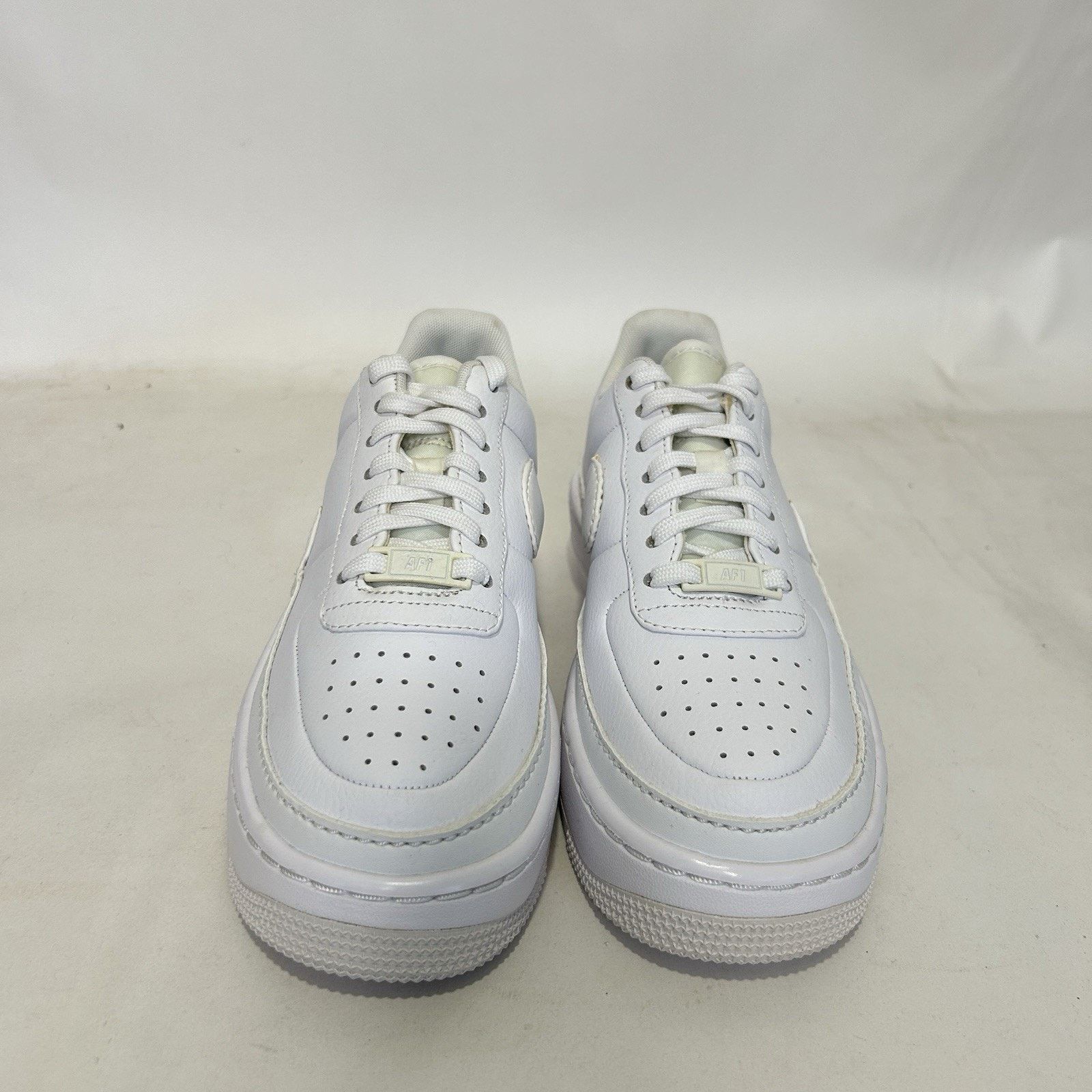 Nike Nike AF1 Air Force 1 Jester XX WMNS “Triple White” Size US 6.5 / IT 36.5 - 2 Thumbnail
