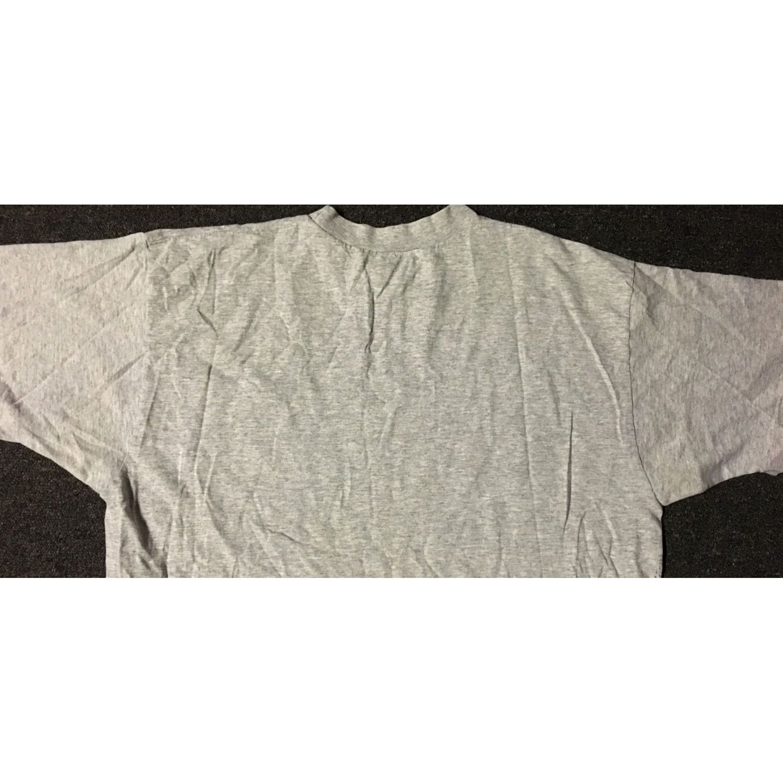 Vintage VINTAGE Wolf Faded Shirt XL USA Nature Animal Art Grunge Biker Trucker 80s 90s AOP Mens T-Shirt Gray Short Sleeve USA American Rockabilly 80s 90s Size US XL / EU 56 / 4 - 7 Thumbnail