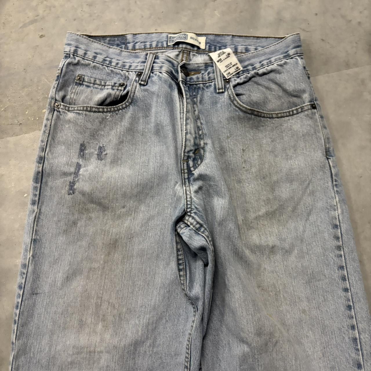 Levi's × Vintage Crazy Vintage Y2K/2000s Faded Light Wash Levi’s Essential Denim Jeans! Size US 31 - 5 Thumbnail