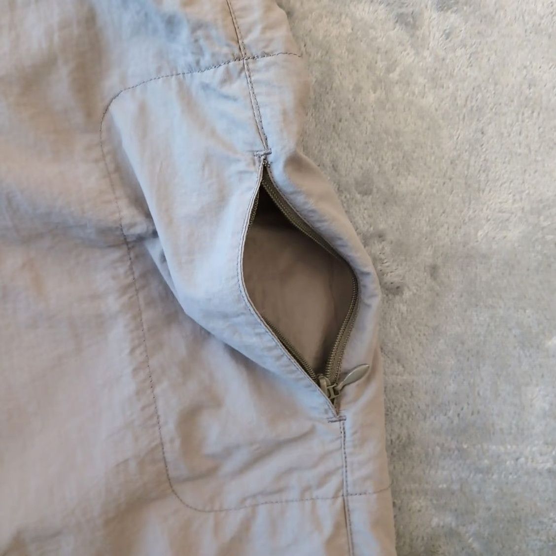 Vintage REI Cropped Pants Womens Size 8 Gray Nylon UPF 50+ 28x25 Mid Rise Pockets Shirt? Size 30" / US 8 / IT 44 - 6 Thumbnail