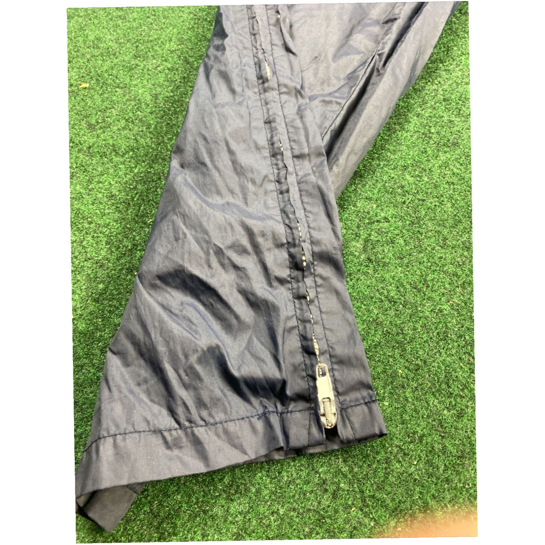 Nike Vintage Nike made in italy Mens large Blue Windbreaker Track Pants 90s RARE Size US 33 - 3 Thumbnail