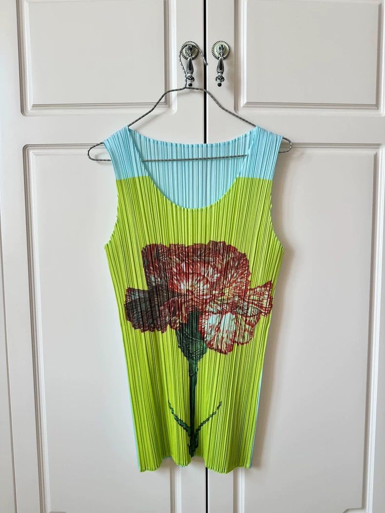 Issey Miyake Issey Miyake size:3 Carnations printed vest Size M / US 6-8 / IT 42-44 - 1 Thumbnail