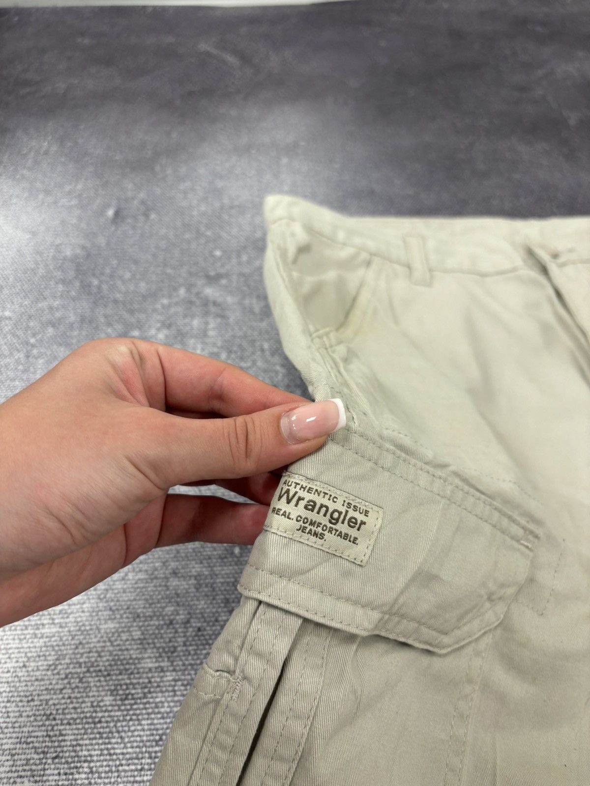 Vintage Vintage Wrangler Y2K Utility Hype USA Beige Cargo Shorts Size US 32 / EU 48 - 4 Thumbnail