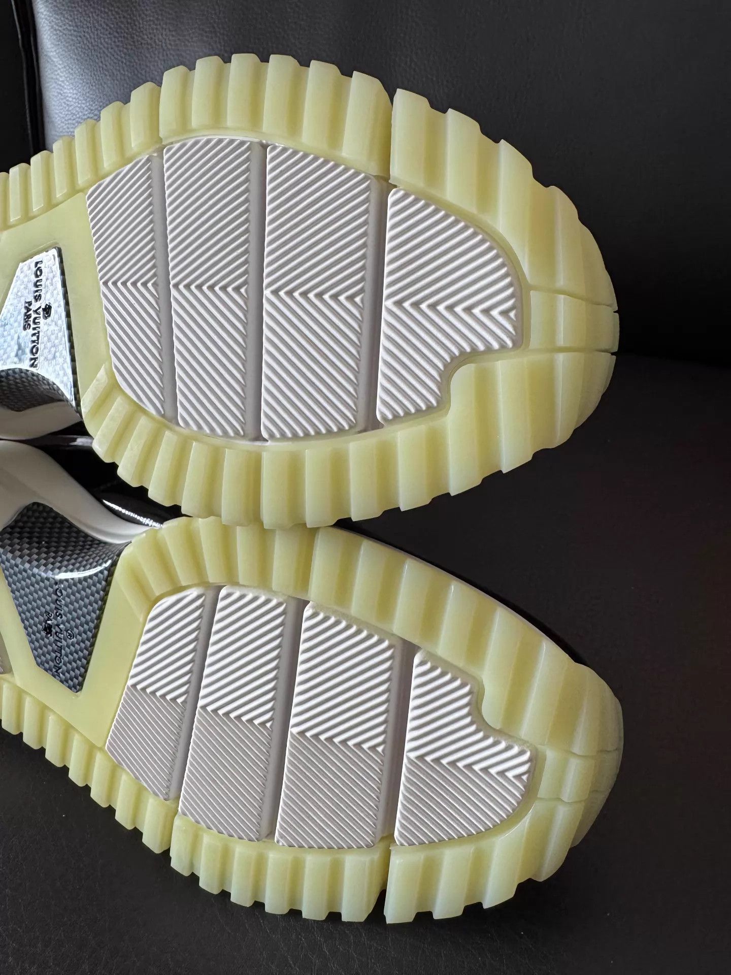 Louis Vuitton LV Men's Sneaker UK7 (41) New Unworn Size US 8 / EU 41 - 8 Thumbnail