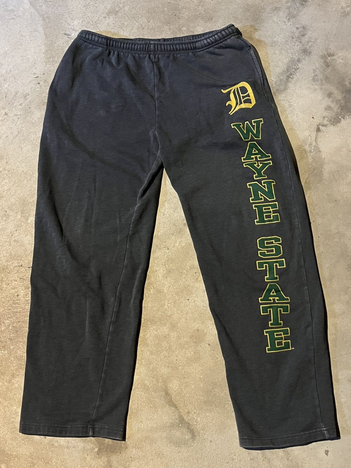 その他 Lyft COLLEGE LOGO VINTAGE SWEAT PANTS Wide Straight Vintage Sweat Pants - Black – LÝFT
