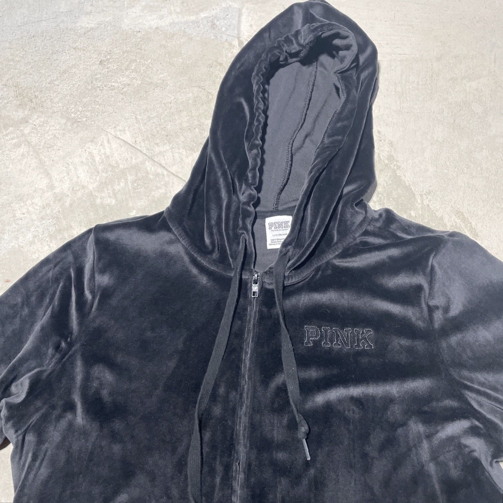 Victoria's Secret Victoria's Secret PINK Jacket Women’s L Black Velvet Hooded Zip Short Sleeve Velour Size L / US 10 / IT 46 - 2 Thumbnail