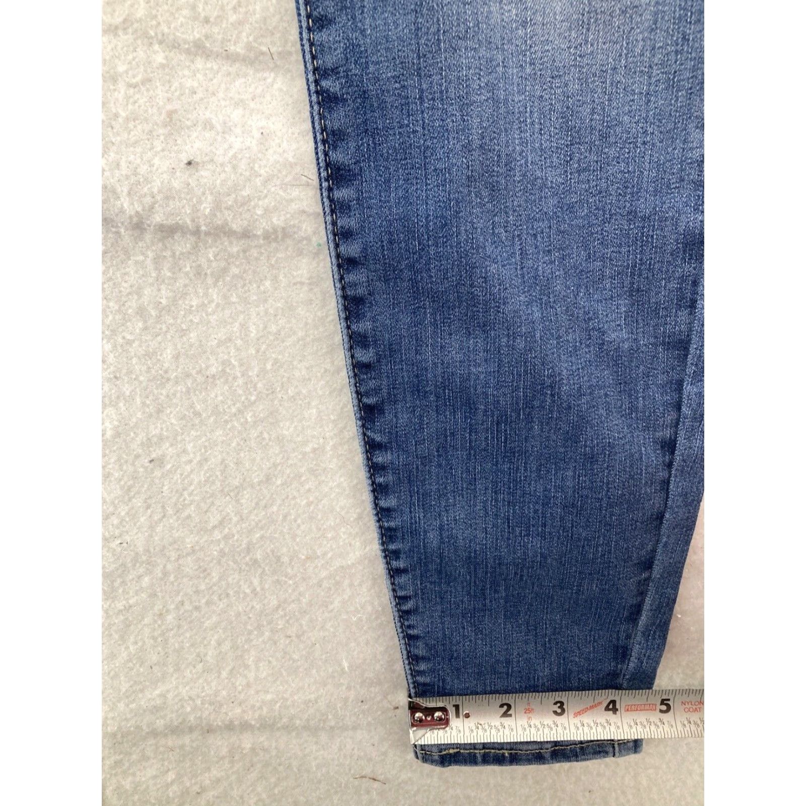 Levi's Signature Levi's Jeans Women's Super Skinny Pull On Size 4 Denim Blue Shaping Stretch Modern Size 27" / US 4 / IT 40 - 6 Thumbnail