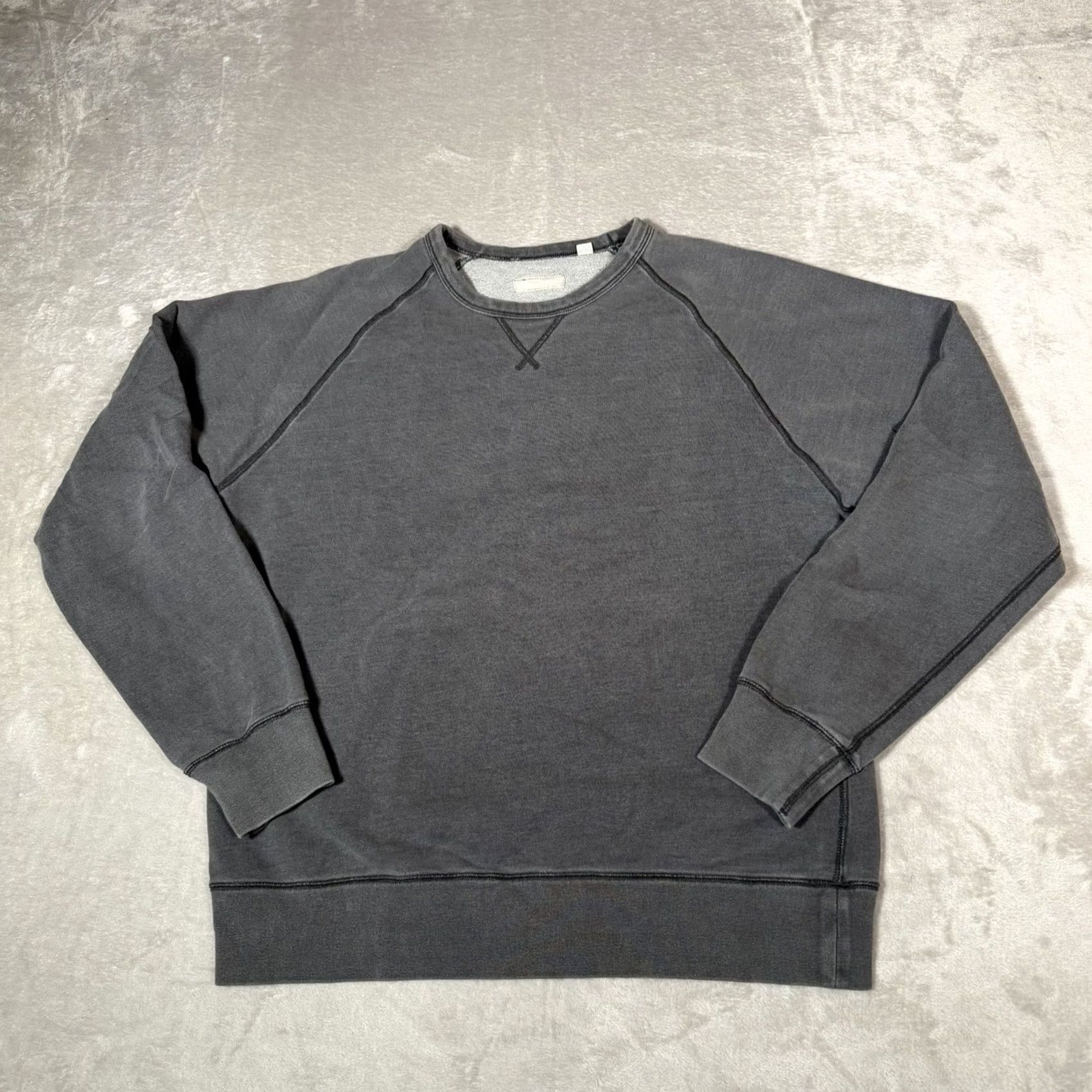 Uniqlo UNIQLO Sweatshirt Mens XL Gray Raglan Crew Neck Pullover Fleece Cotton Casual Size US XL / EU 56 / 4 - 2 Thumbnail