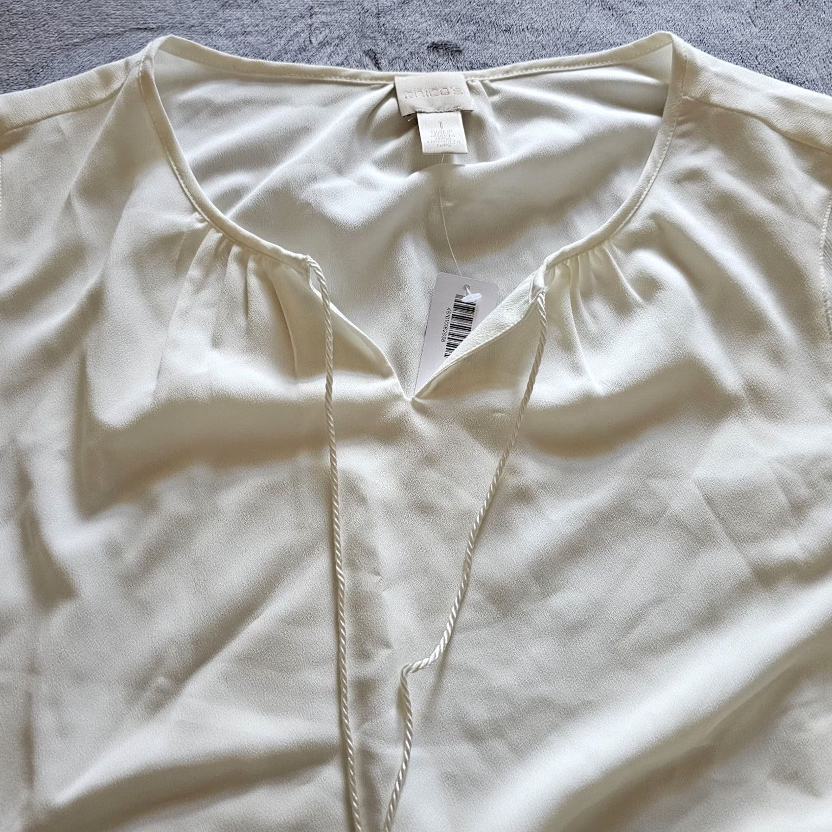 Vintage Chicos Top Shirt Womens M White Sheer Ruffle Sleeve V Neck Classic Career Shirt Size M / US 6-8 / IT 42-44 - 2 Thumbnail