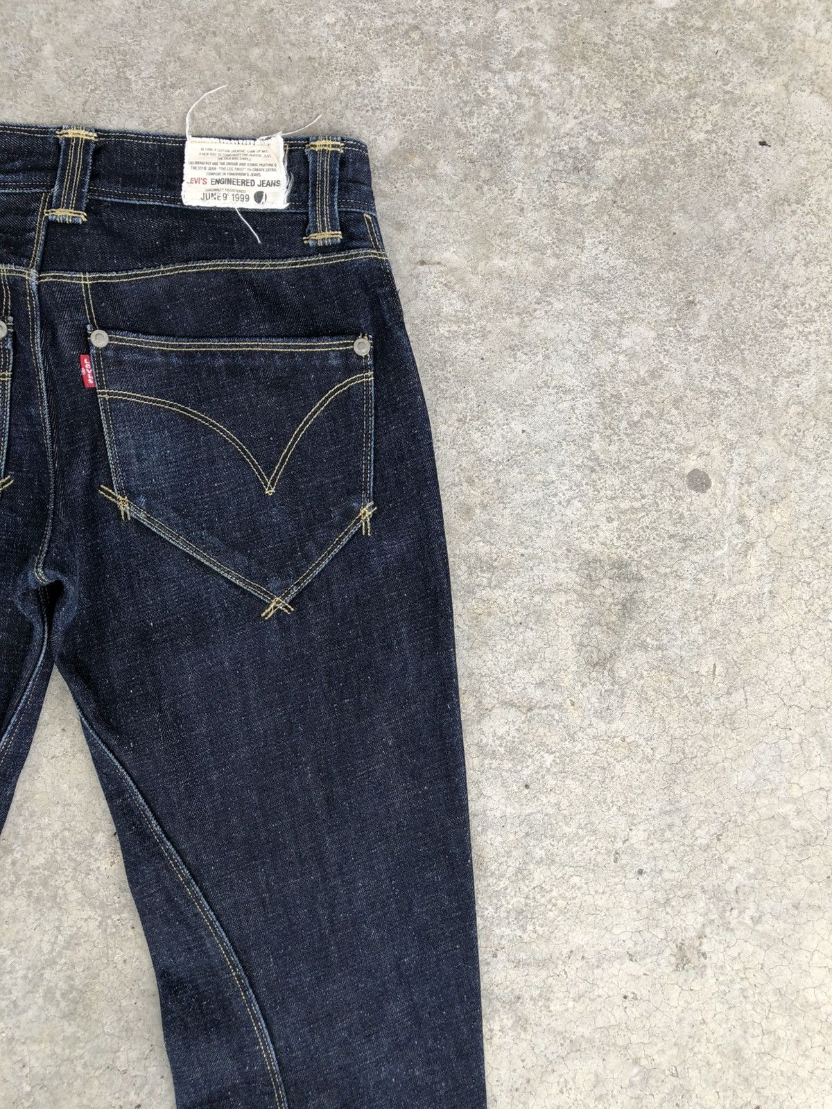 If Six Was Nine Levis Engineered Flared Jeans Distressed Size US 28 / EU 44 - 10 Thumbnail