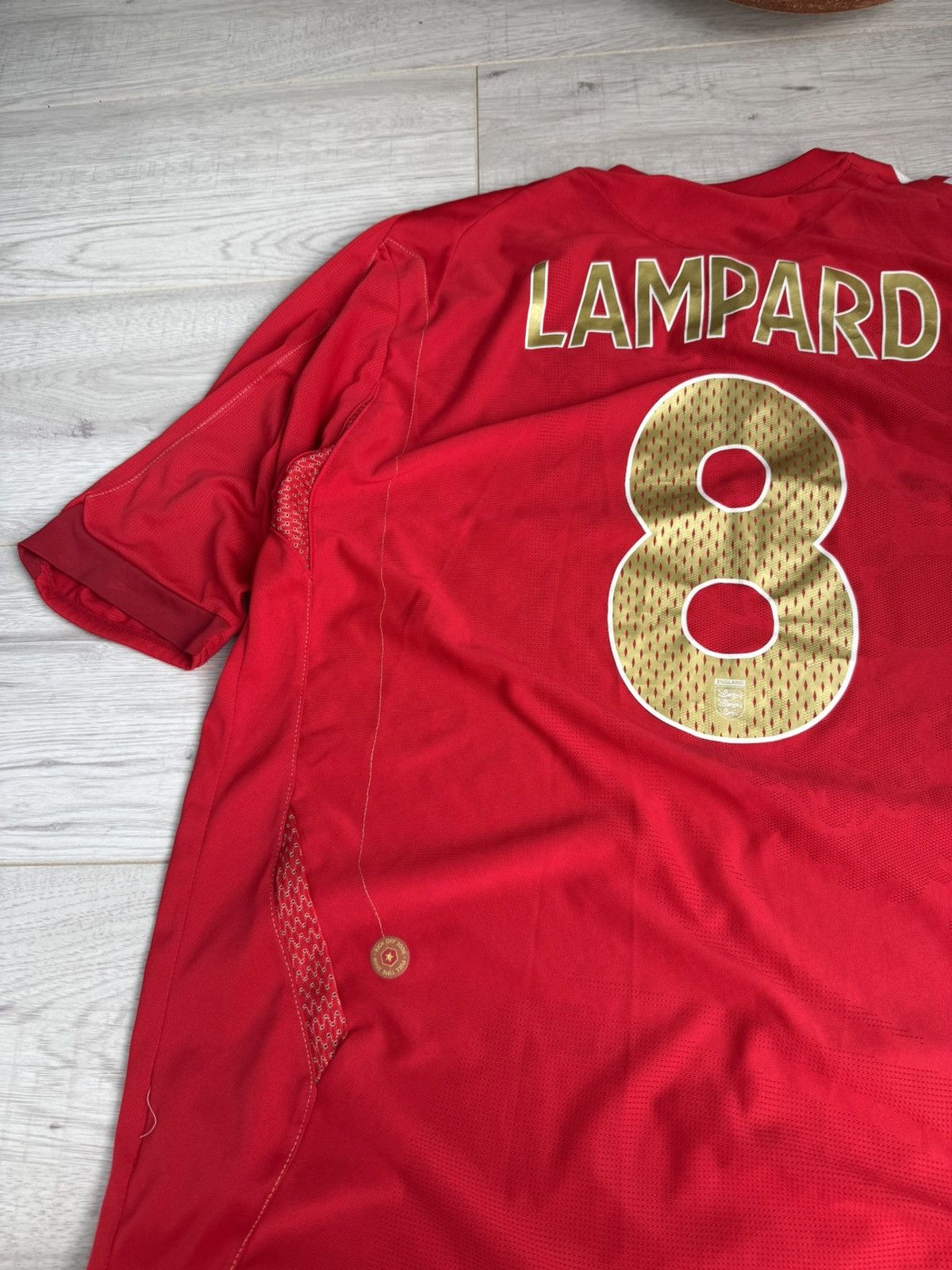 Umbro “2006 England Away Shirt Lampard #8 Umbro Red Jersey shirt Size US XL / EU 56 / 4 - 2 Thumbnail