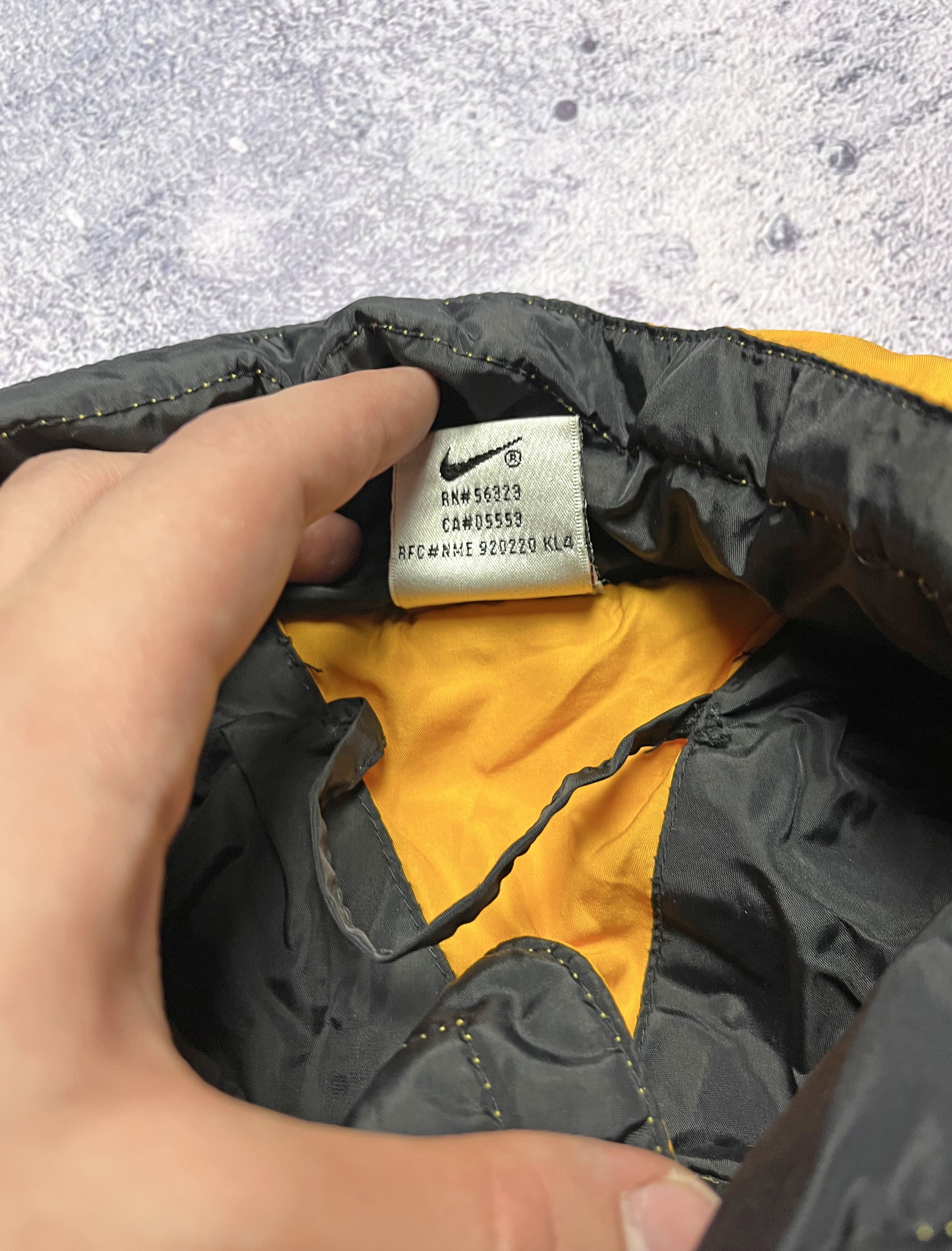 Nike Nike 90's Vintage Big Logo Light Puffer Jacket Gorpcore Size US L / EU 52-54 / 3 - 5 Thumbnail