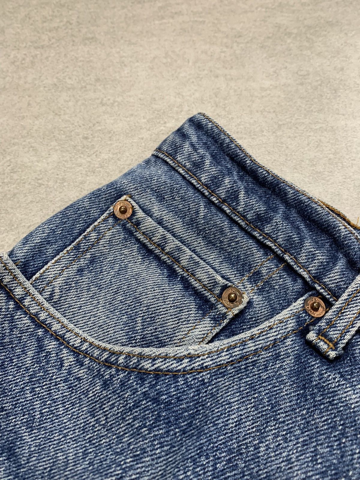 Levi's Vintage Clothing 90s Vintage Rare Levi Leather tag Orange tab Denim jeans Size US 28 / EU 44 - 7 Thumbnail