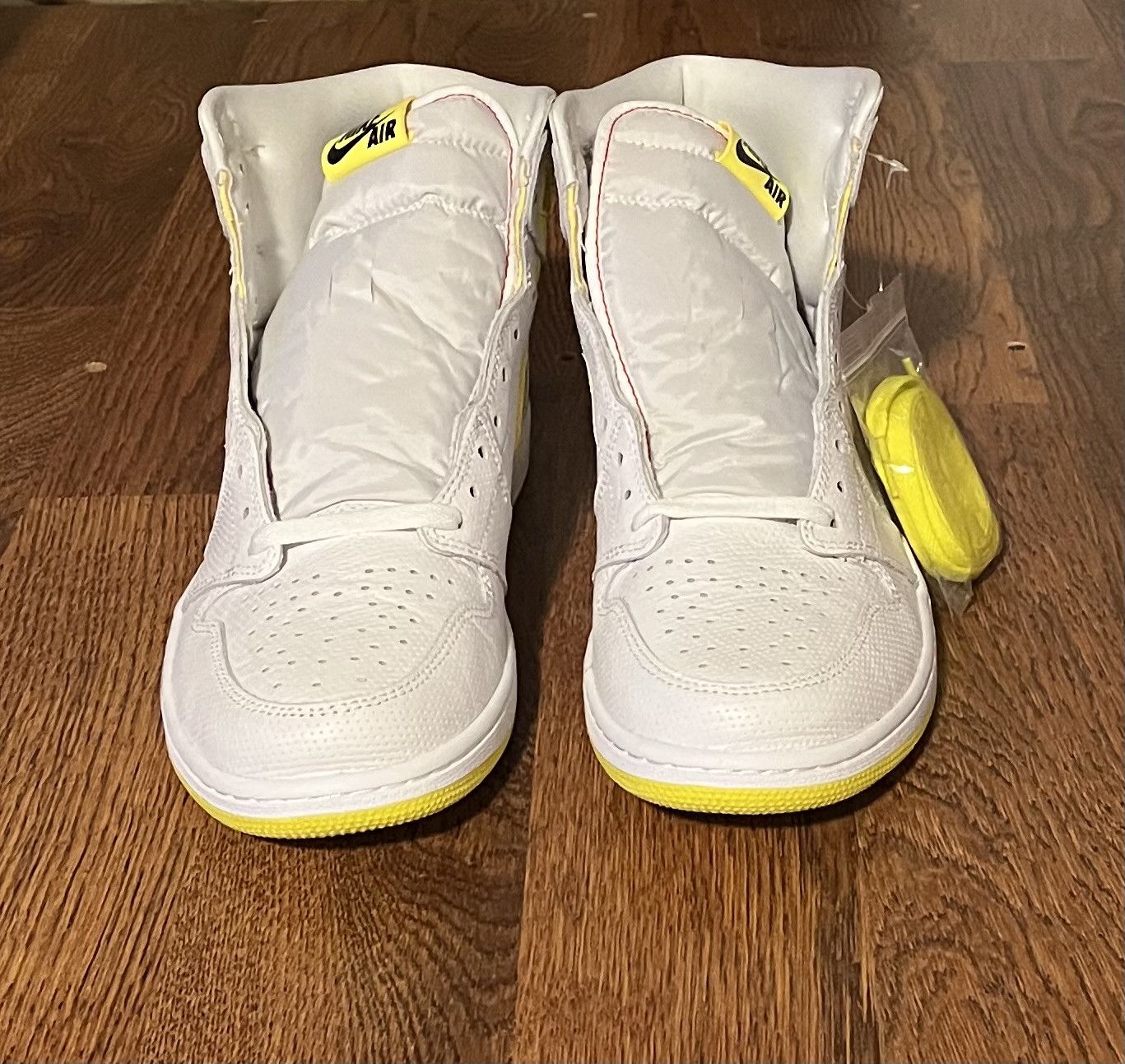 Air Jordan 1 High OG First Class Flight White Yellow