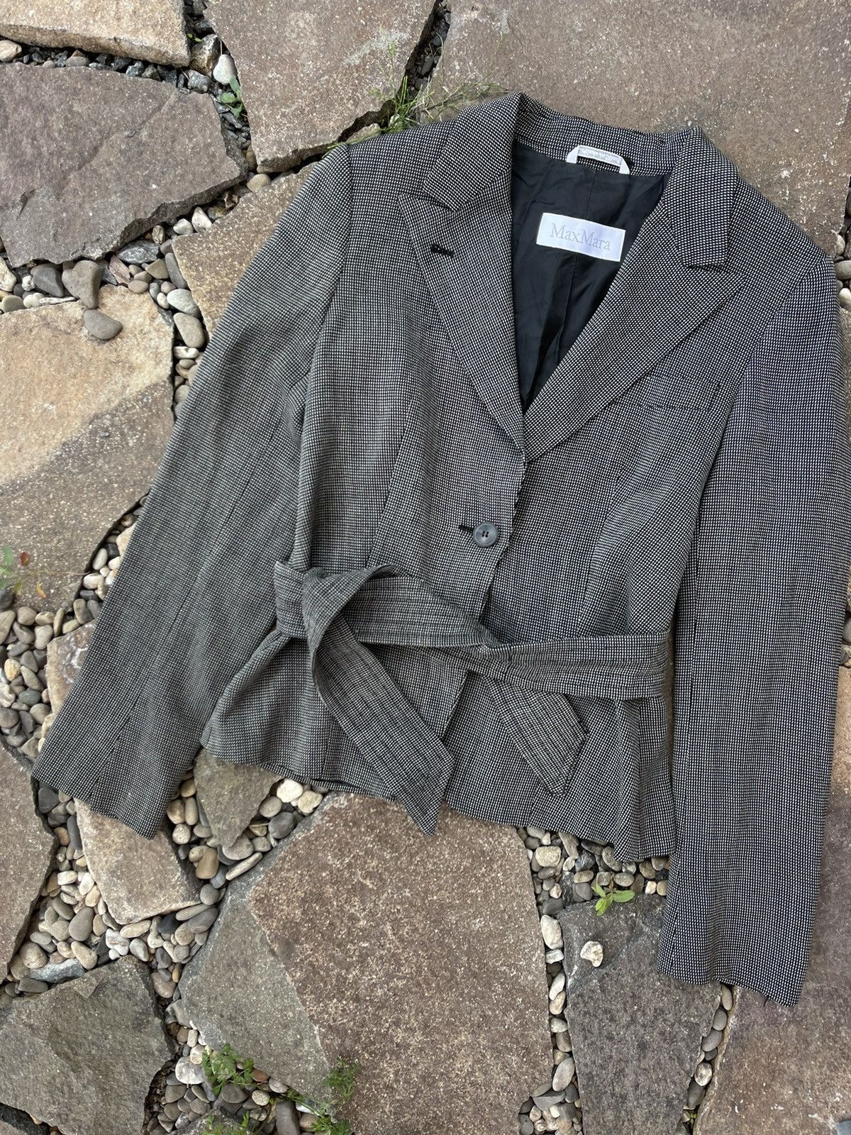 Max Mara Max Mara wool belt grey blazer Size M / US 6-8 / IT 42-44 - 2 Thumbnail