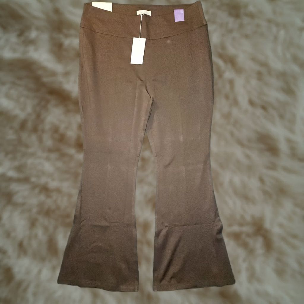 Vintage Dear Scarlett Magic High Waisted Kick Flare Pants NWT 3XL Brown Stretch Women Gir ls? Size 40" / US 18 - 1 Thumbnail