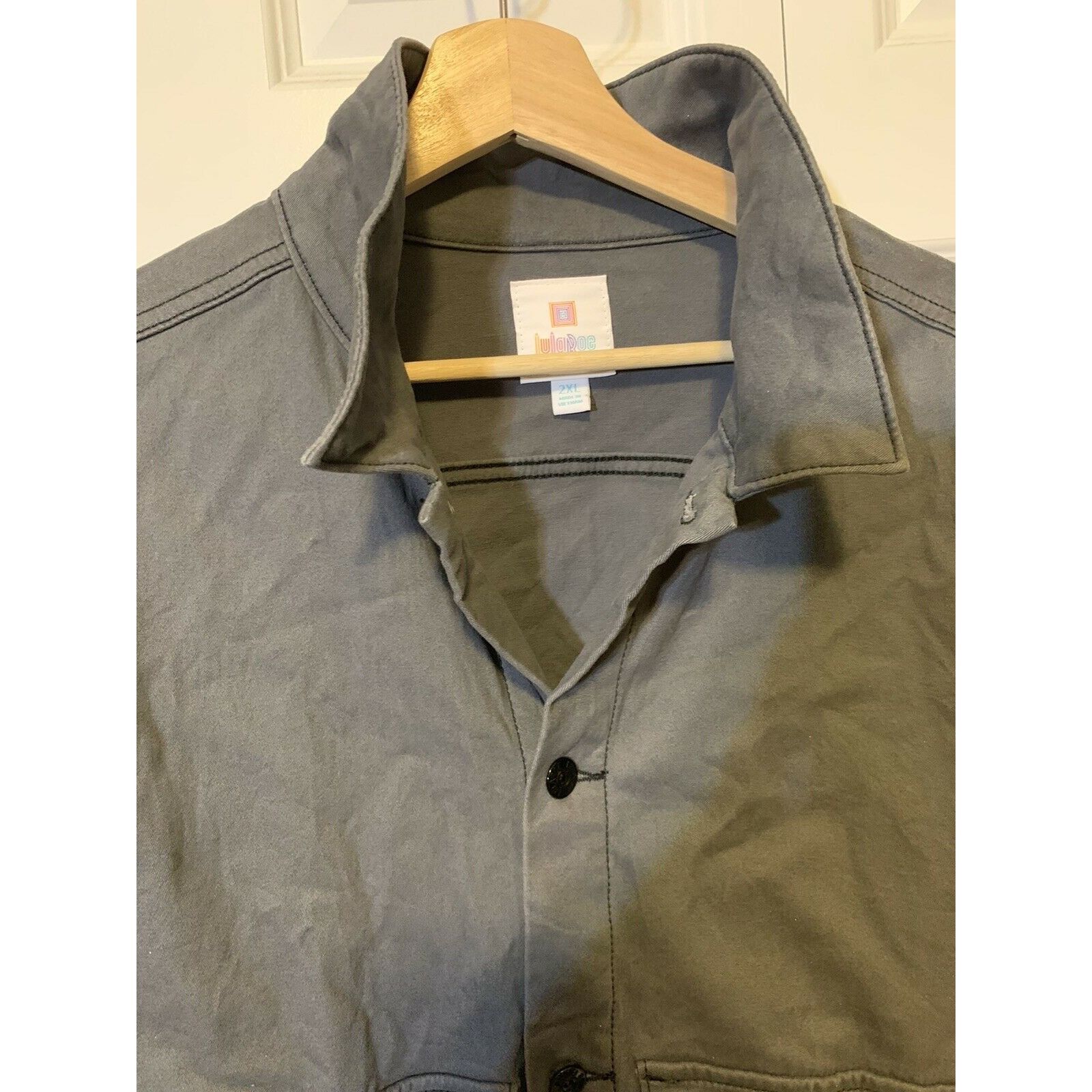 Other Lularoe Womens Jacket Sz 2XL Gray Embroidered Flowers Layere Size XXL / US 16-18 / IT 52-54 - 8 Thumbnail