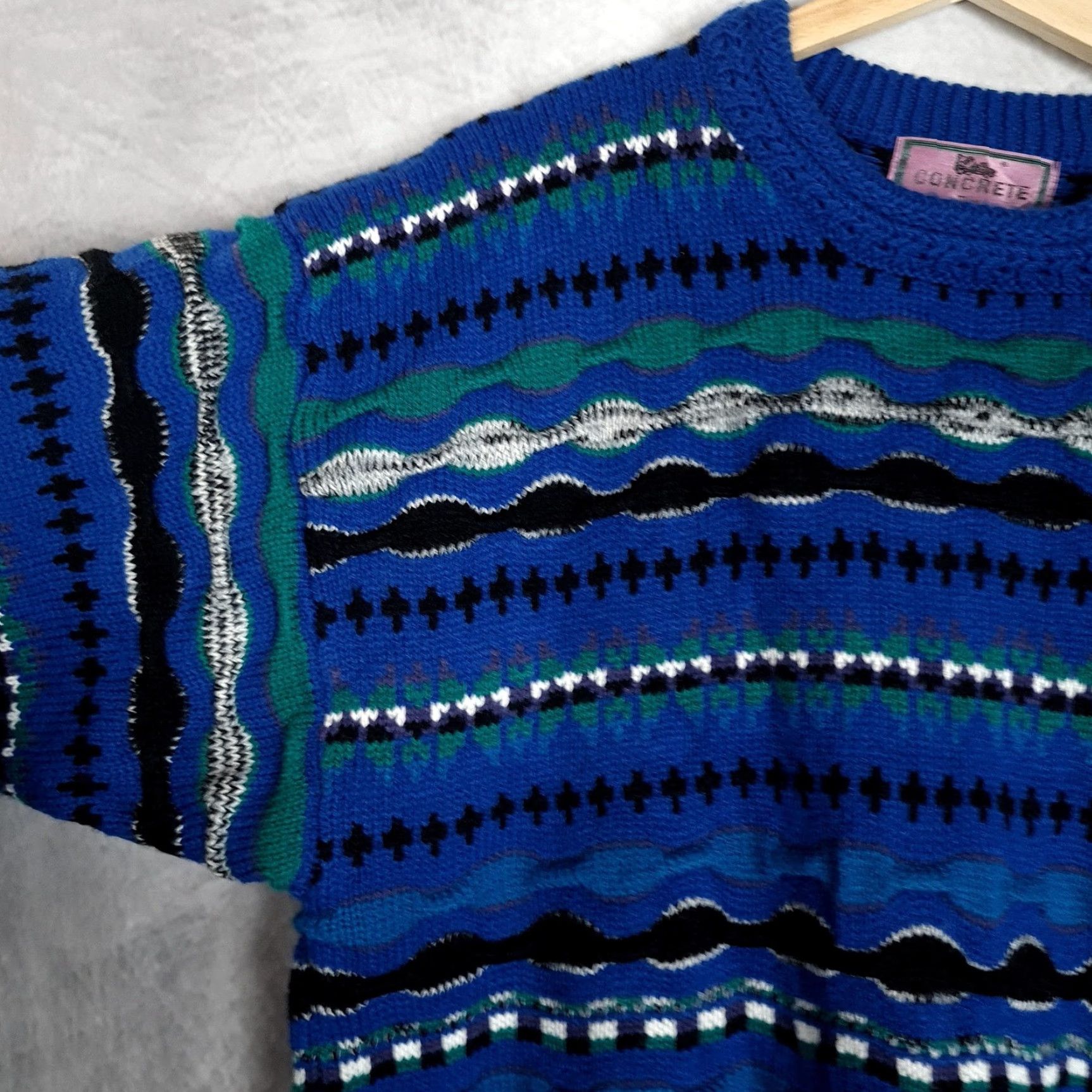 Vintage VINTAGE Concrete Sweater Mens Large Blue 3D Knit Geometric Chunky Crewneck 90s Retro Streetwear Size US L / EU 52-54 / 3 - 6 Thumbnail