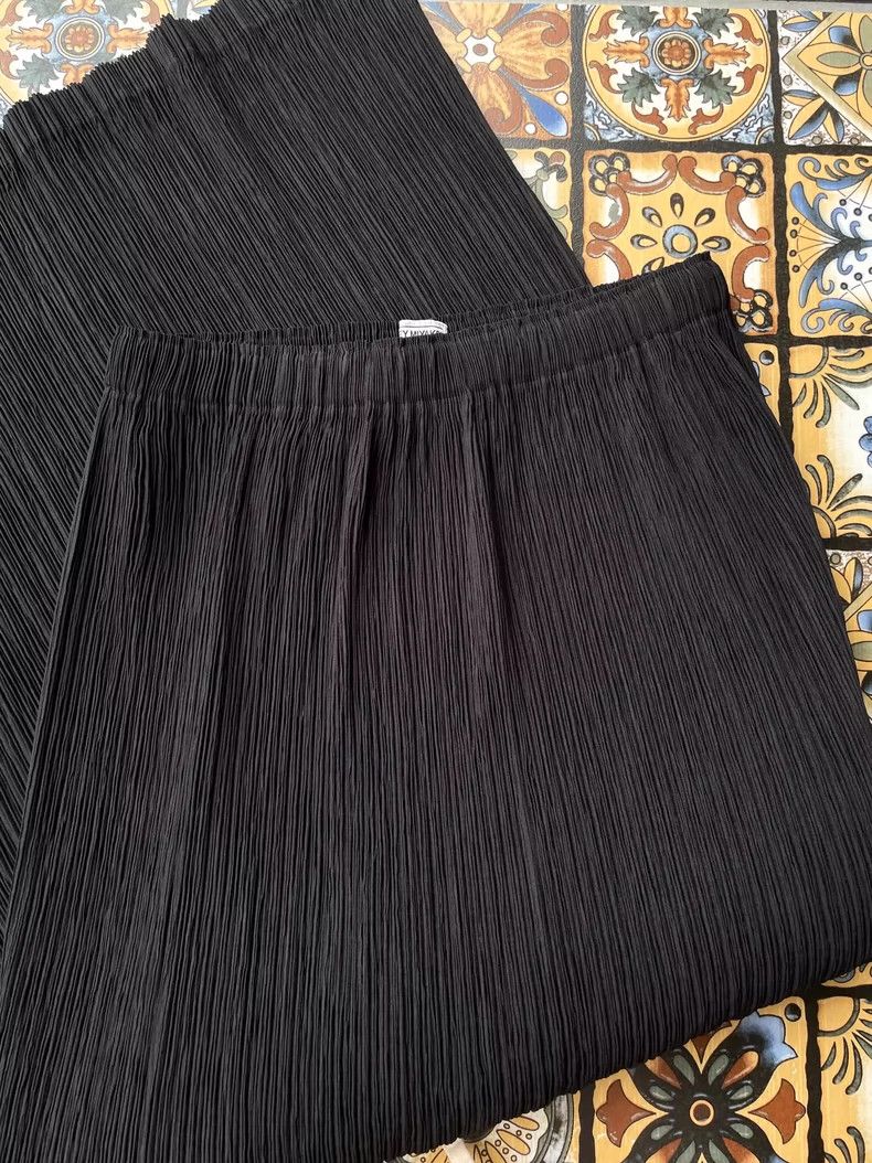 Issey Miyake Issey Miyake size:1 Black main line half skirt Size 31" - 2 Thumbnail