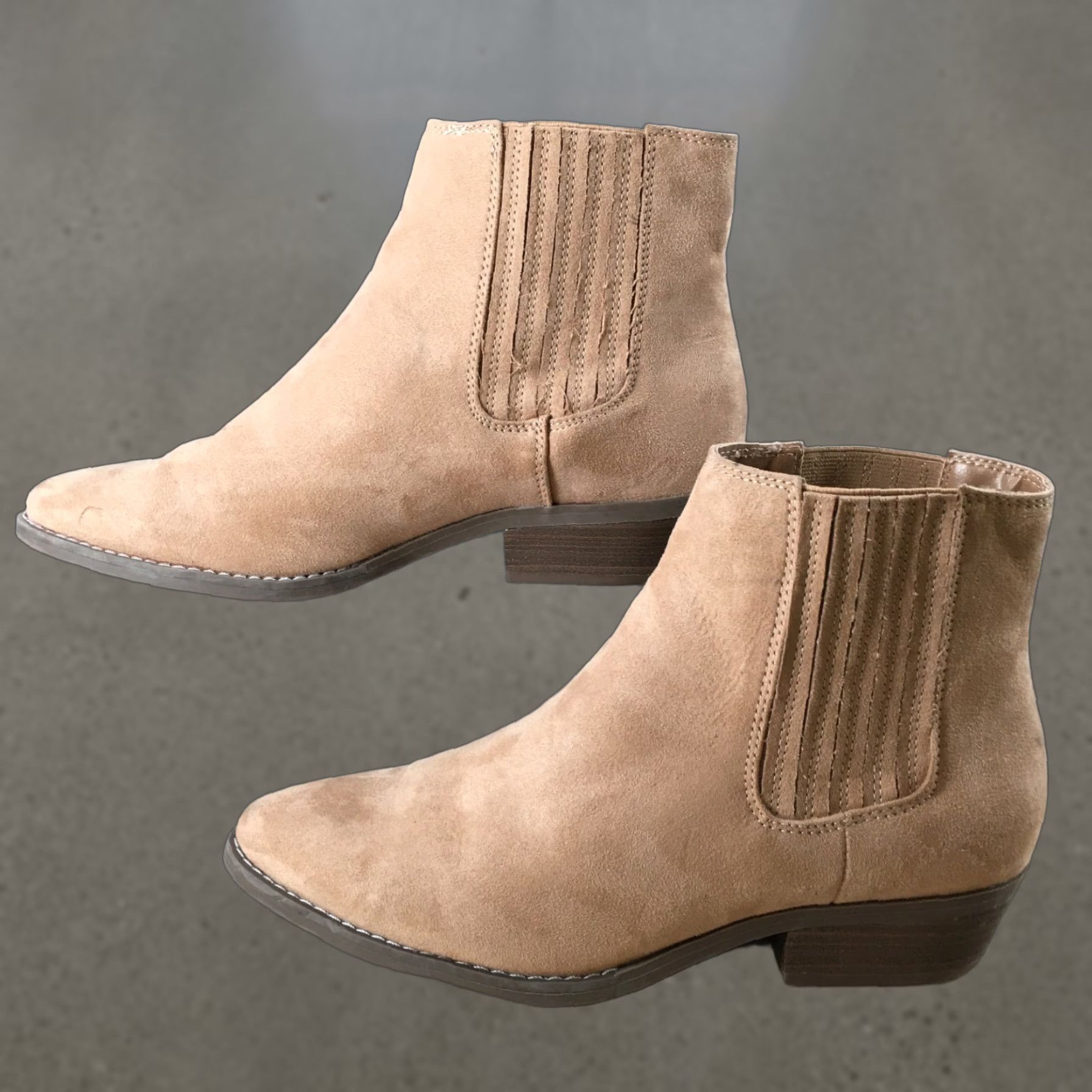 Vintage Universal Thread Boots Womens 10 Pointed Toe Ankle Bootie Beige Fabric Low Heels Size US 10 / IT 40 - 1 Thumbnail