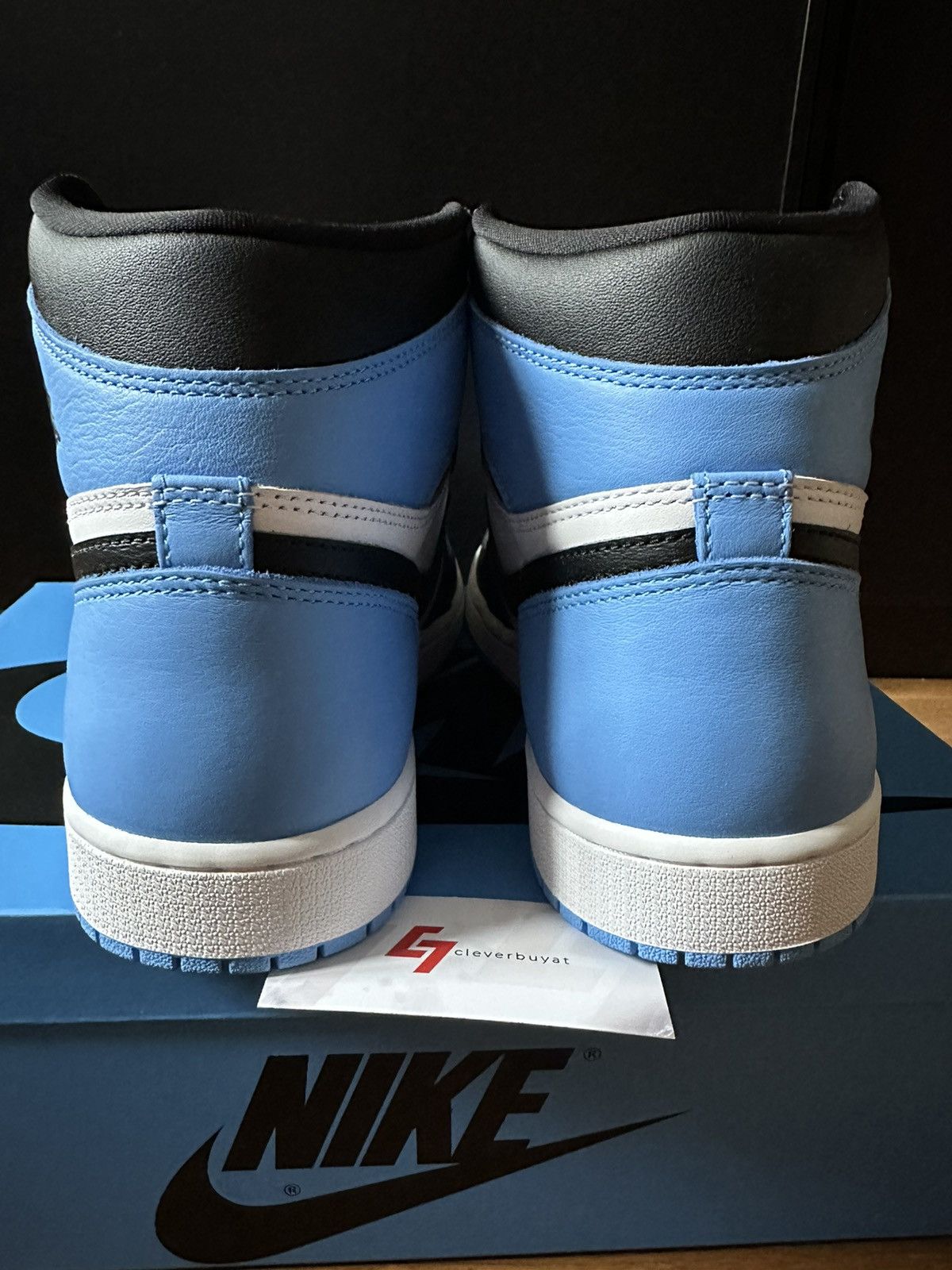 Jordan Brand × Nike Air Jordan 1 Retro High „UNC TOE“ Size US 12 / EU 45 - 2 Thumbnail