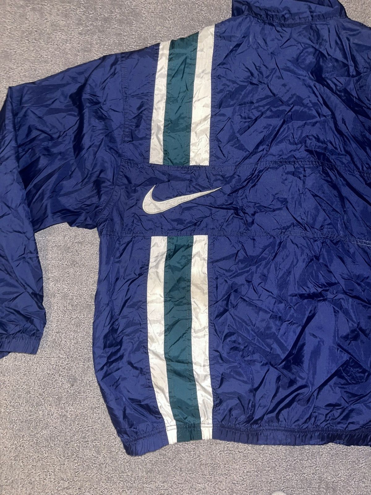 Nike × Vintage Nike 90s Vintage Navy Green Big Logo Windbreaker Jacket Size US L / EU 52-54 / 3 - 4 Thumbnail