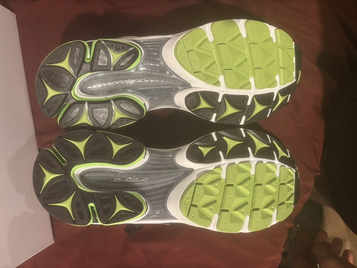 Saucony Saucony ProGrid triumph 4 black speed green Size US 10.5 / EU 43-44 - 8 Thumbnail